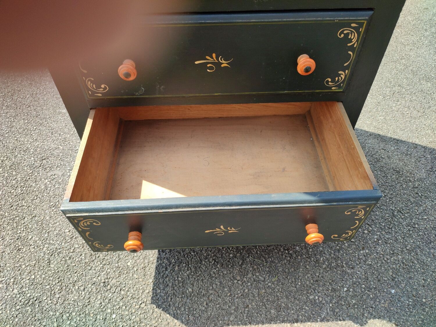 Vintage chiffonnier