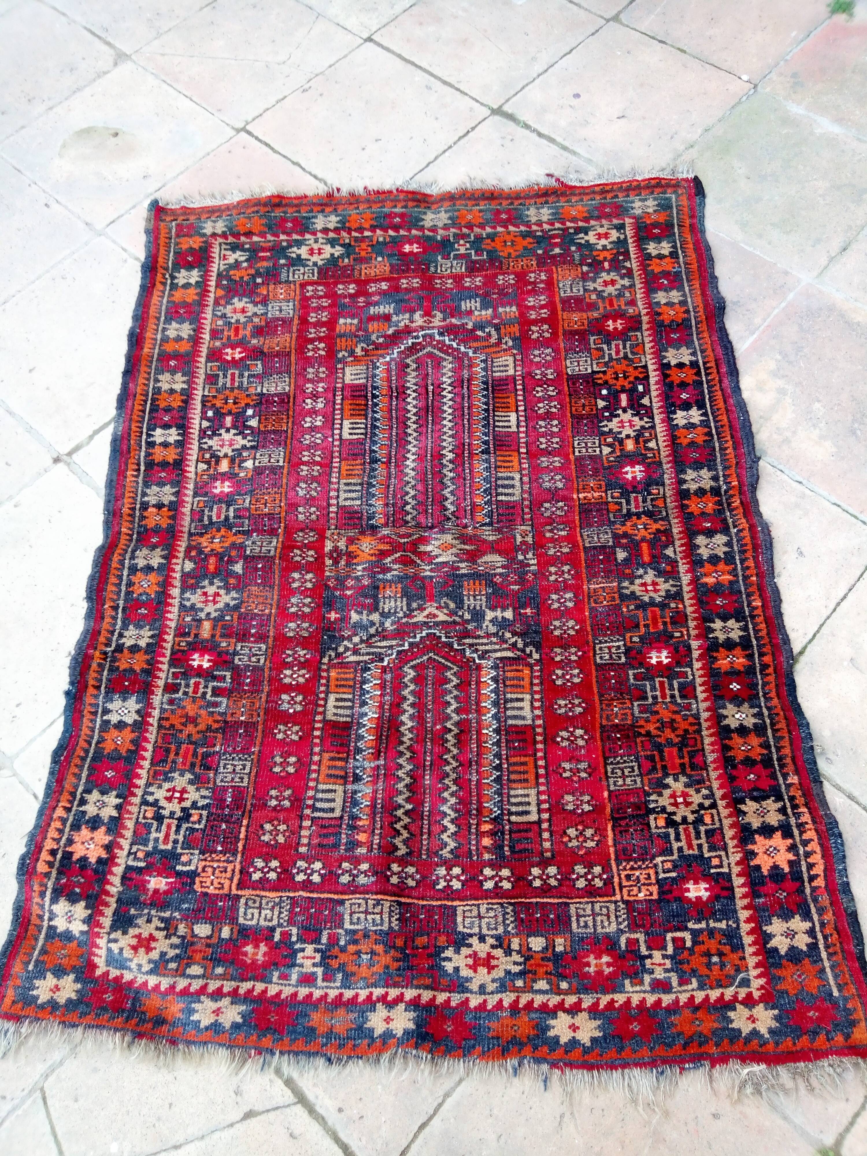 Old oriental prayer rug - 132 x 92cm