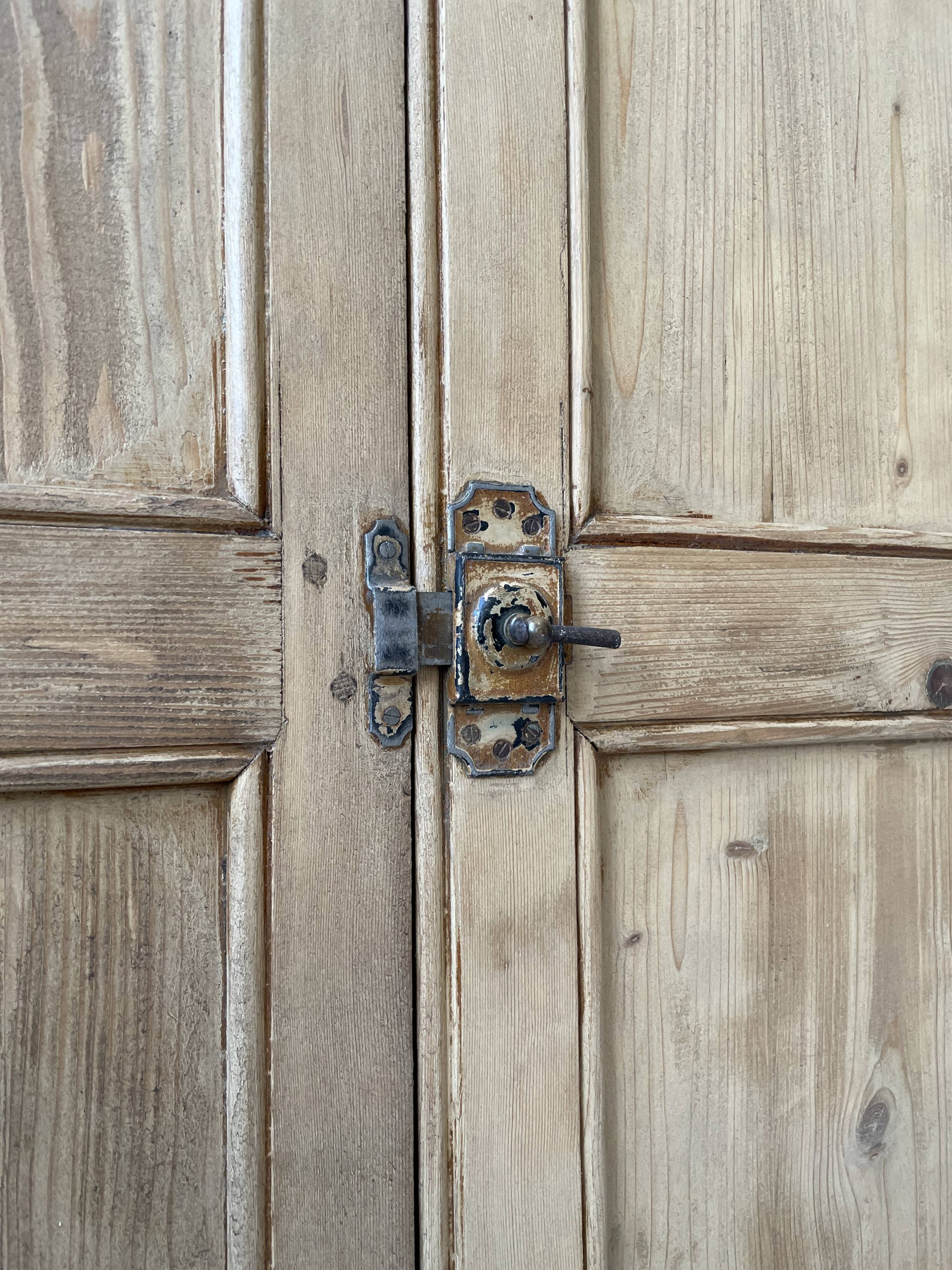 Wooden cabinet cuttery