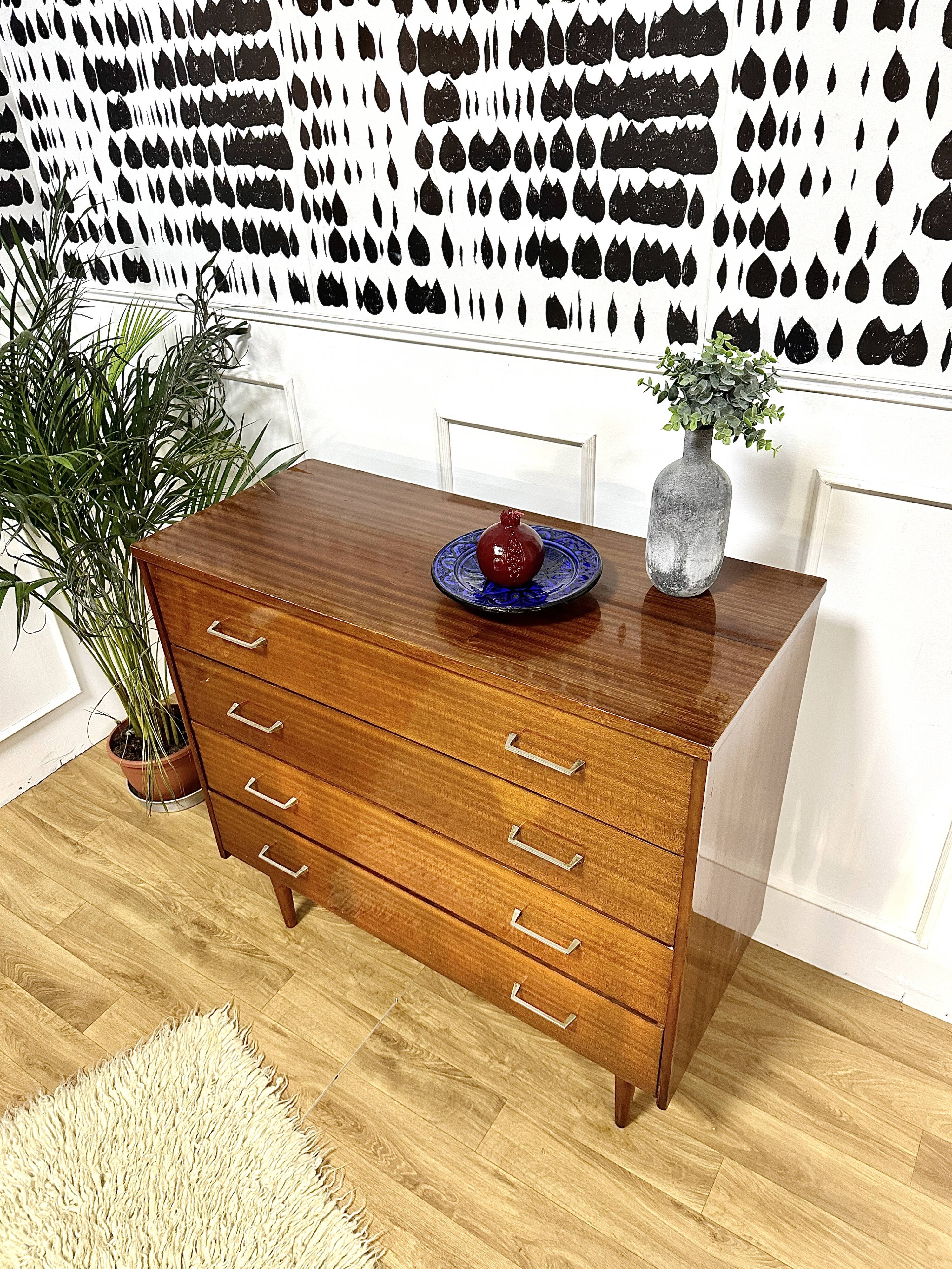 Vintage chest of drawers bobbin feet