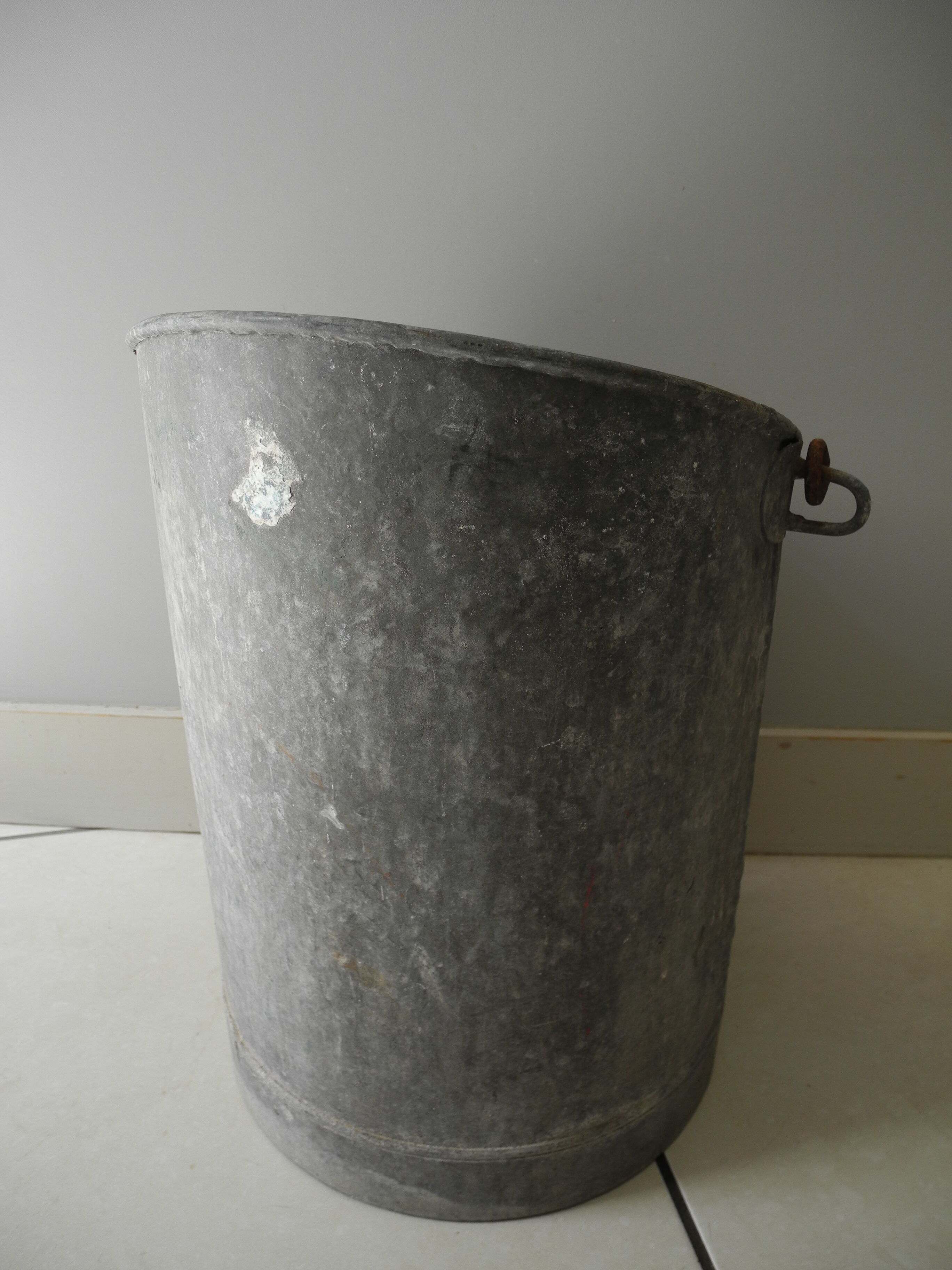 Old bucket coal zinc old zinc coal bucket zinkkohleeimer rustic decoration