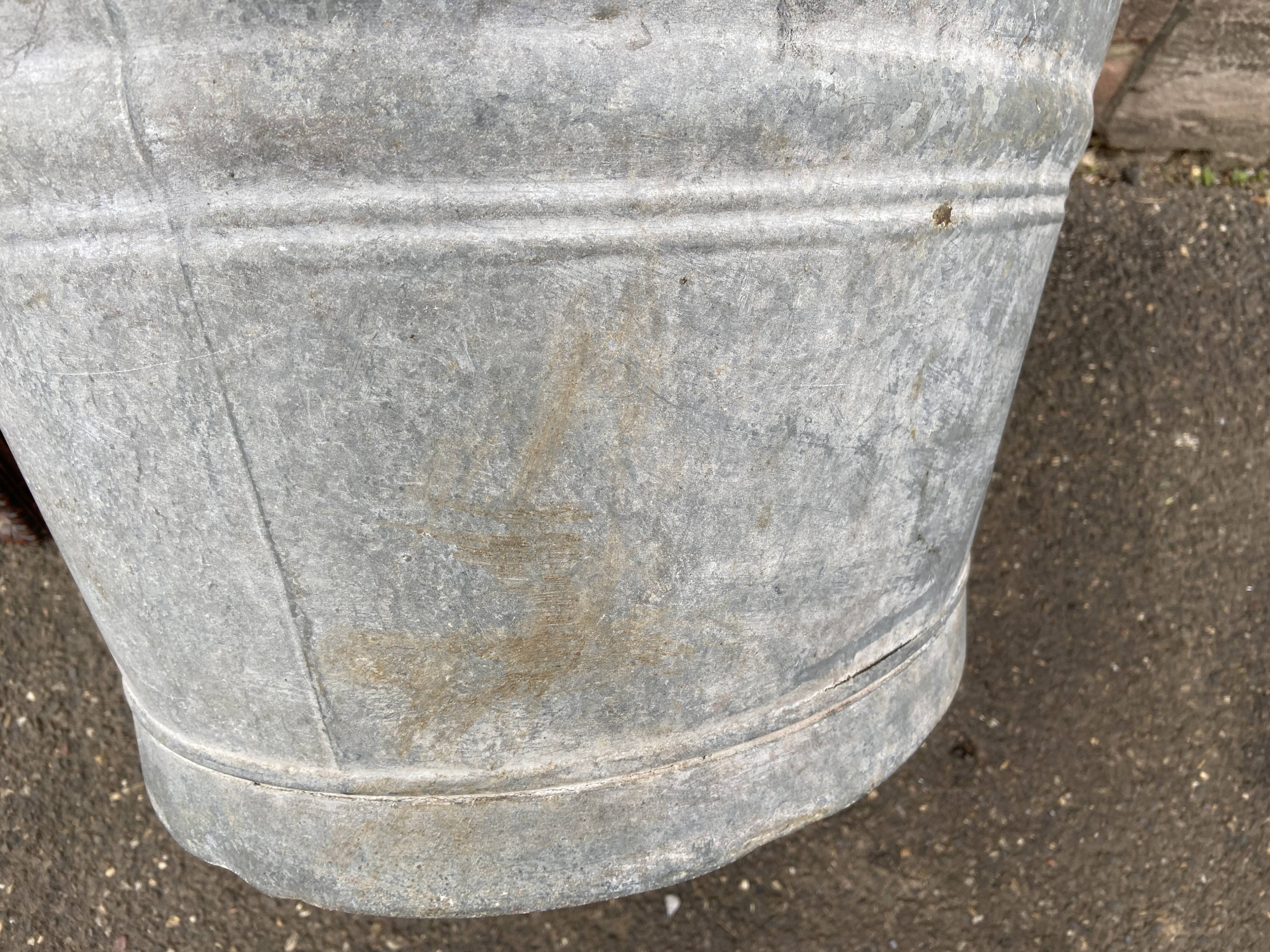 Vintage galvanized zinc basin 65 liters
