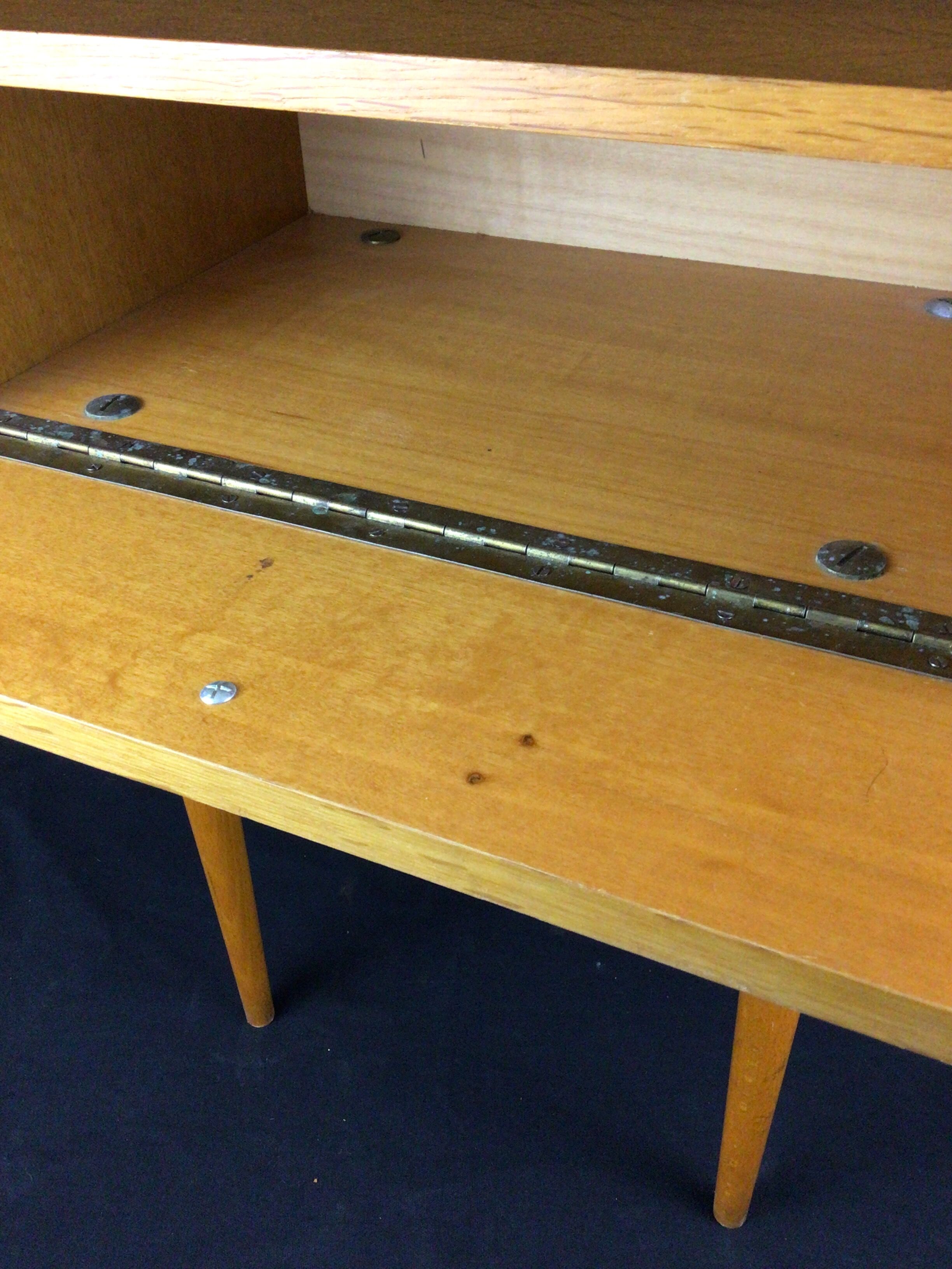 Bedside table 60s spindle feet