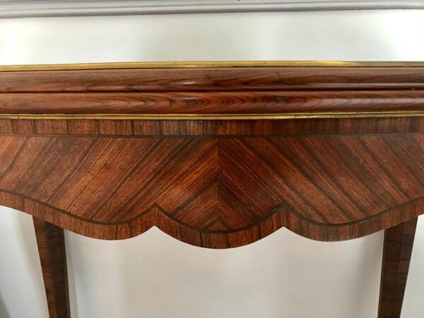 Console se transformant en table de jeu de style Louis XV 19ème siècle