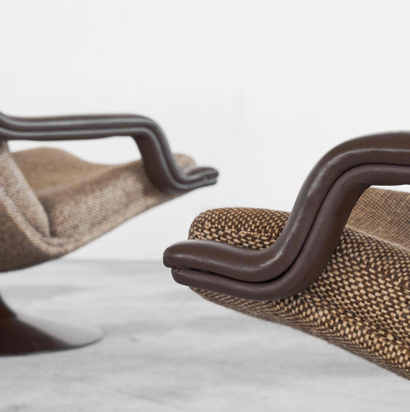 Geoffrey Harcourt, pair of F152 lounge chairs with ottoman for Artifort, 1975.