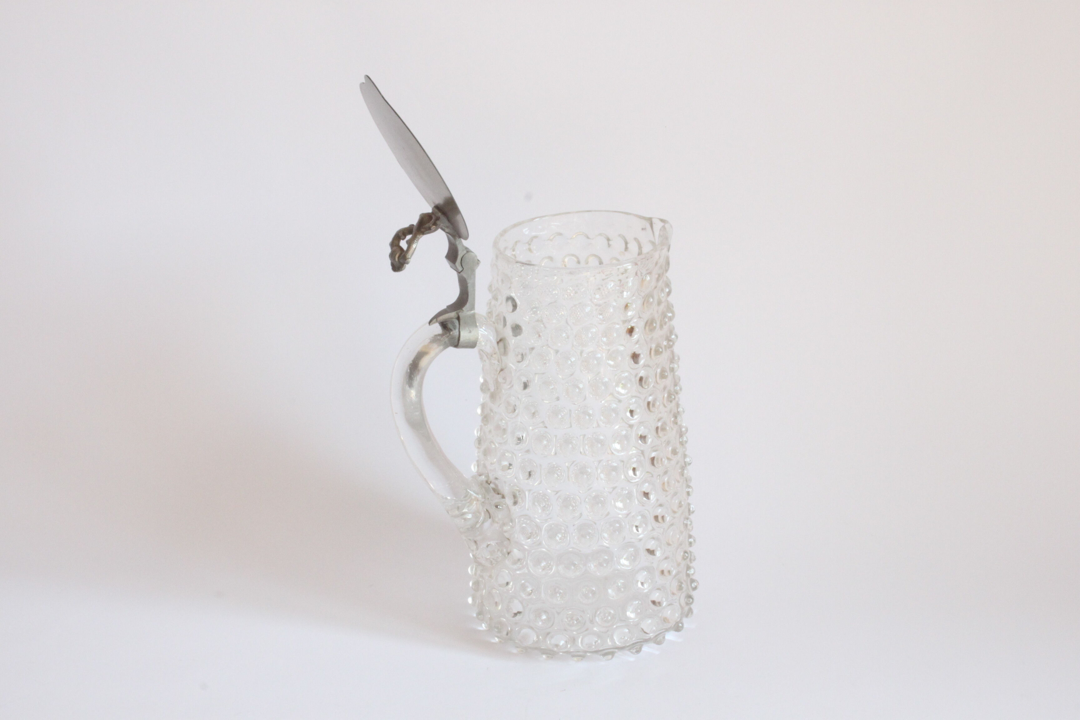 Verre de Liège, pichet en verre hobnail, Belgique du 19ème siècle.