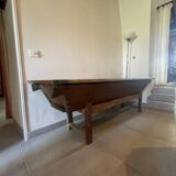 Kneading table