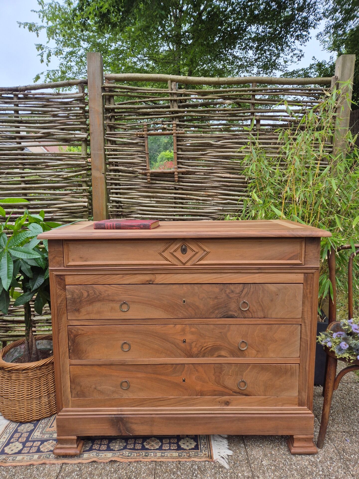 Louis-Philippe chest of drawers in solid walnut
