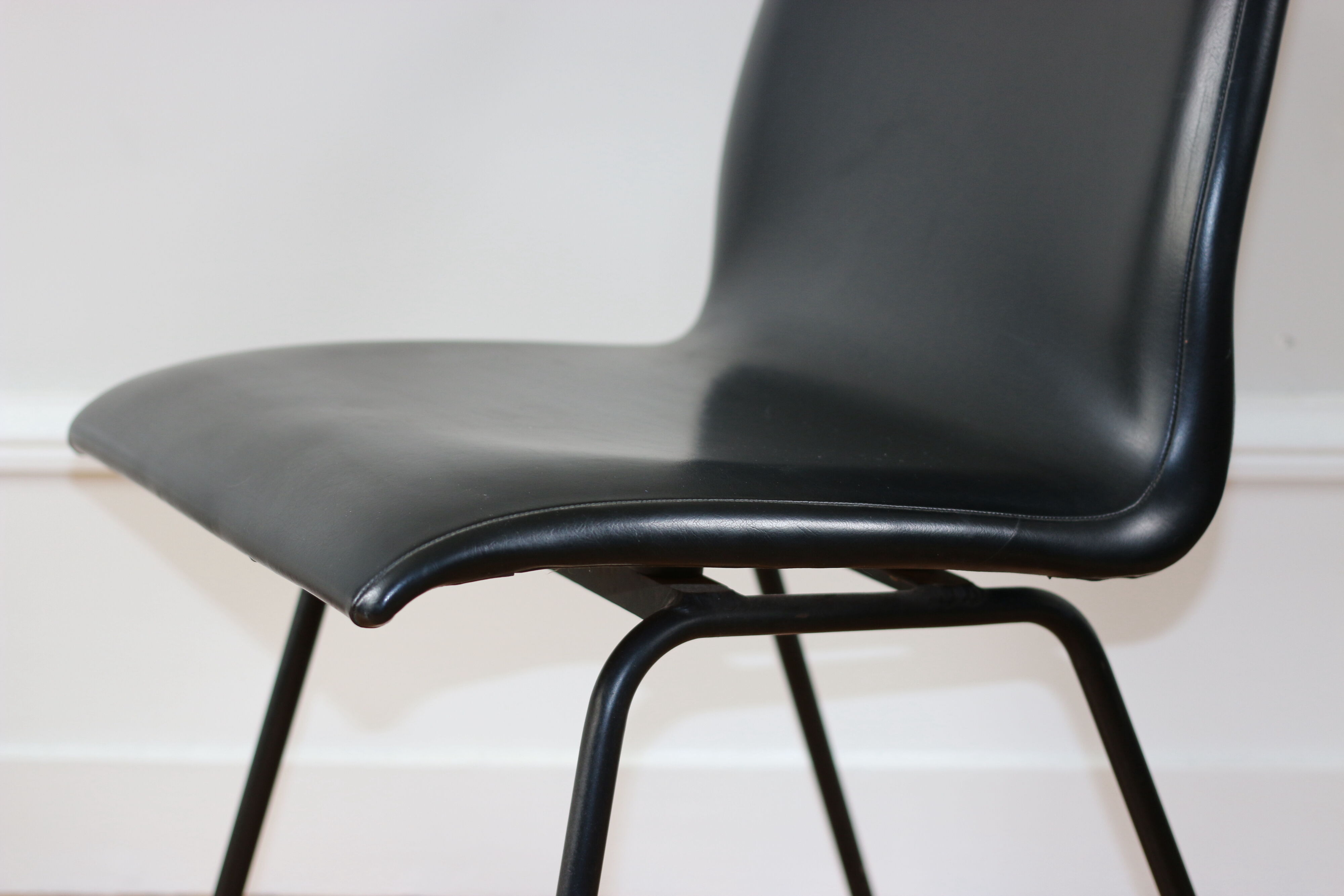 Series of 4 vintage chairs 1950