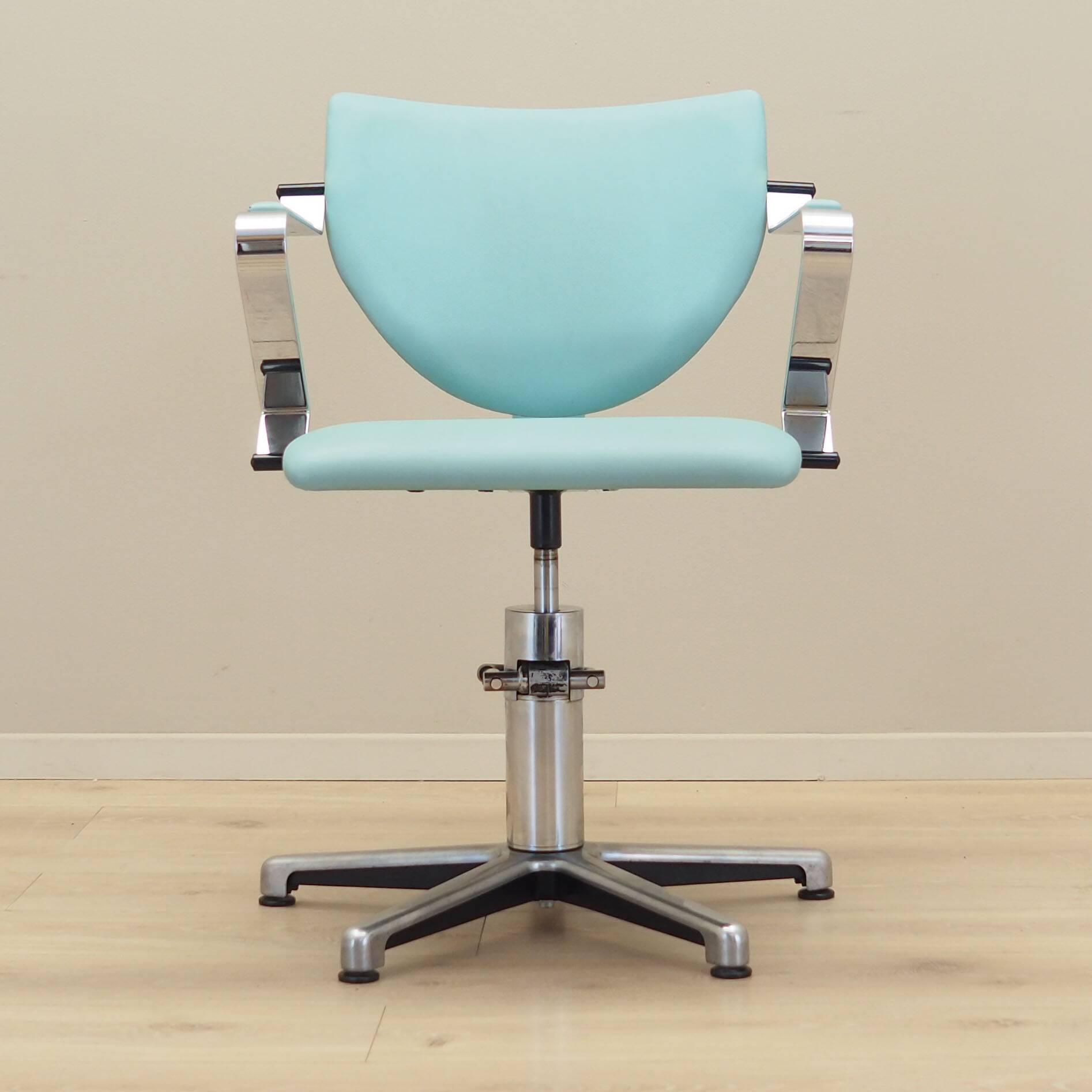 Hairdressing chair, Danish design, 1980s, production: Denmark