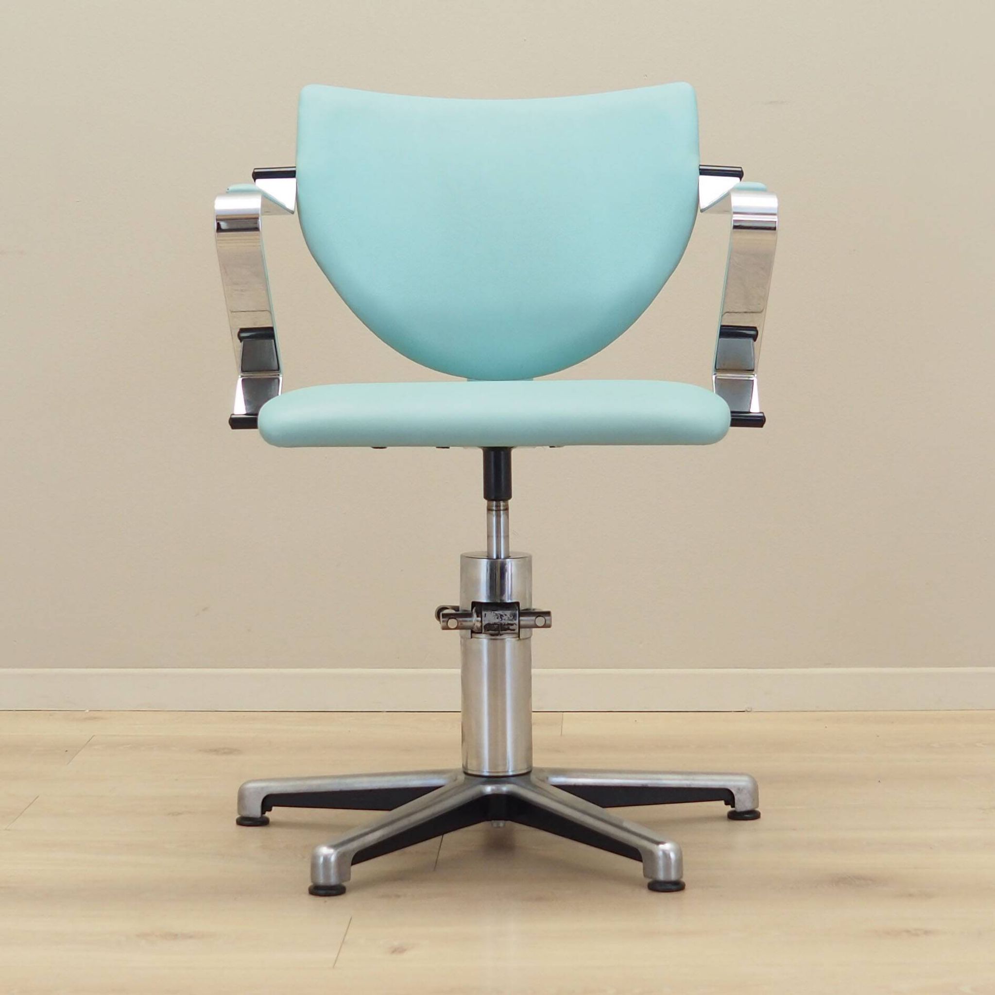 Hairdressing chair, Danish design, 1980s, production: Denmark