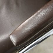 Chaise pivotante en cuir marron italien du milieu du siècle