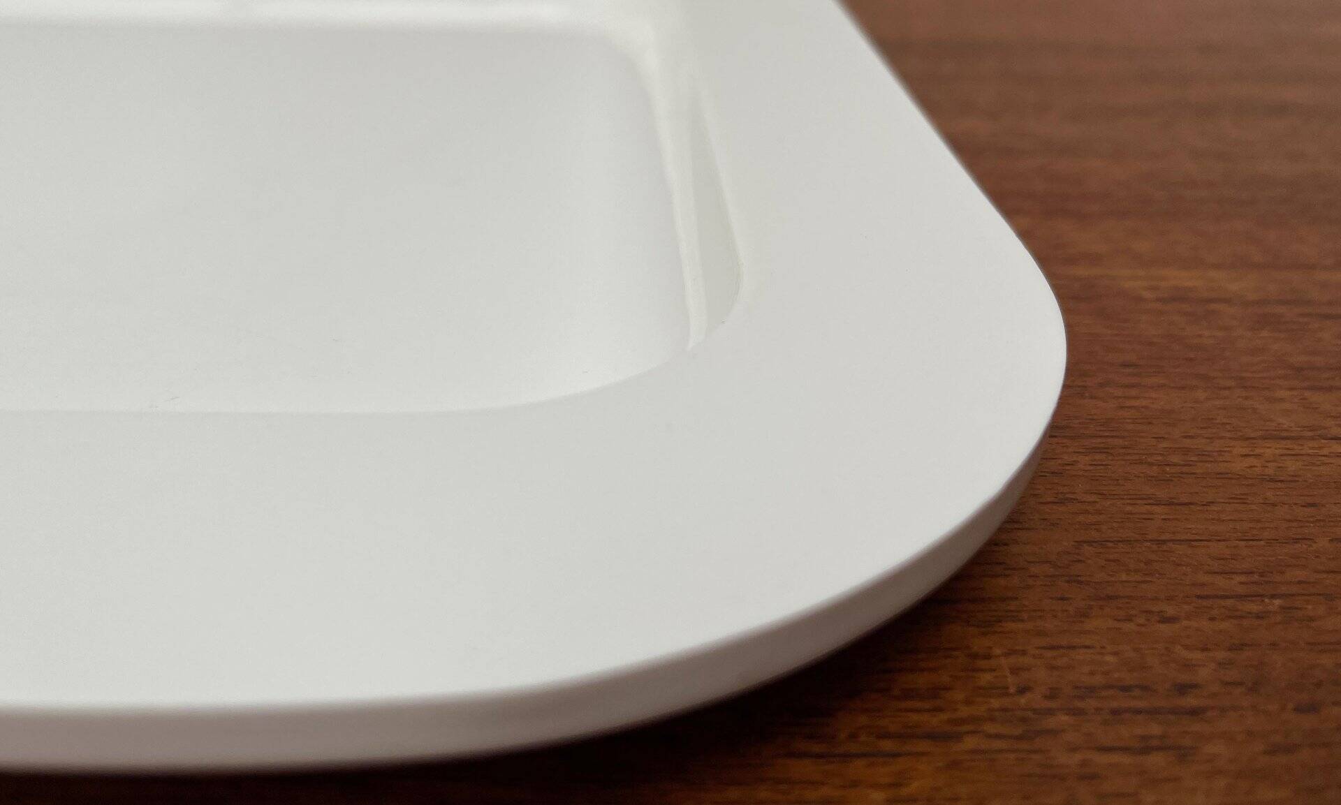 Postmodern Italian plastic plateau by Guzzini, 1980s.