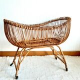 Berceau moïse en rotin vintage vers 1960