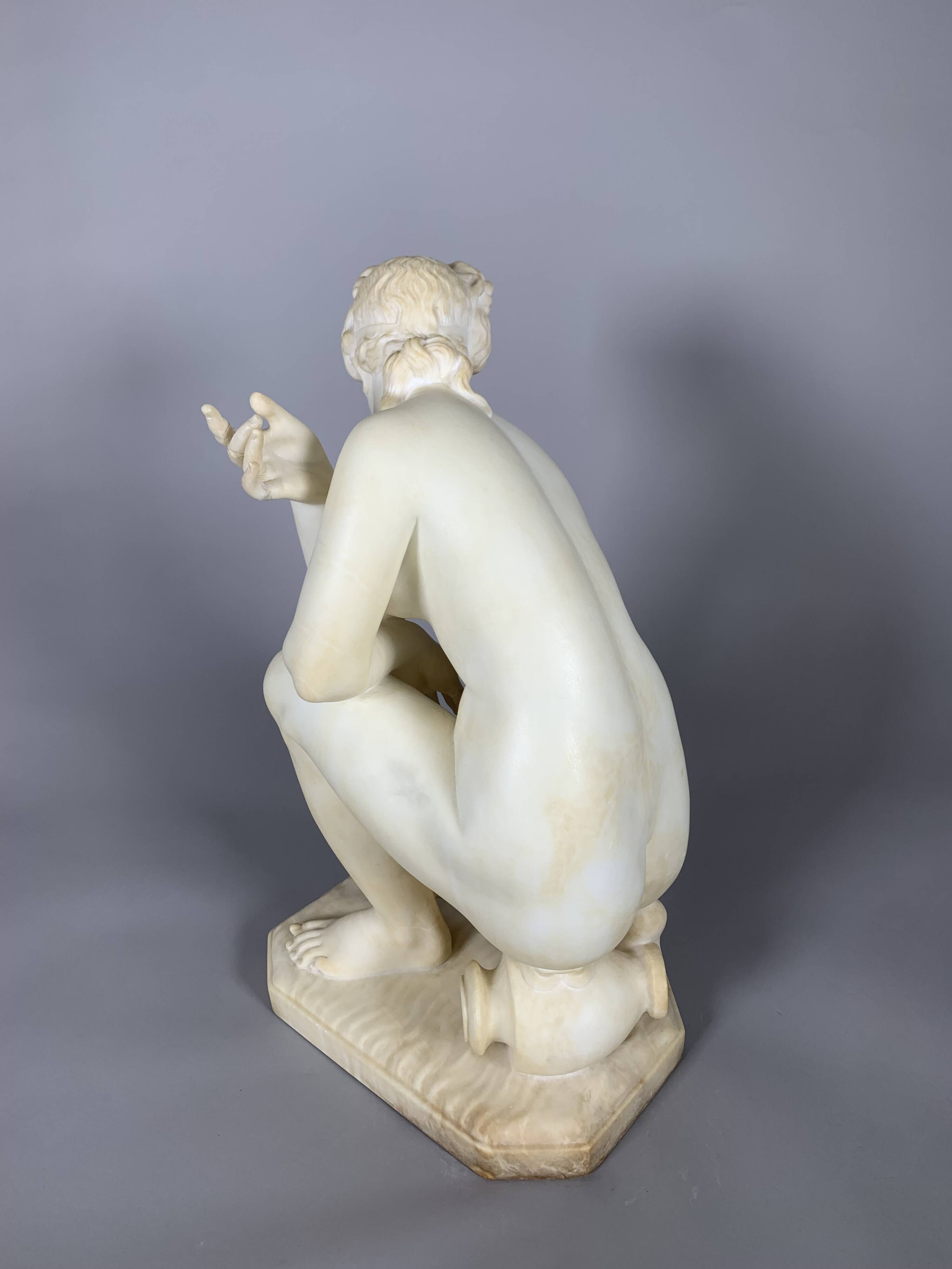 White Marble Sculpture - Venus at Bath - Early 19th Century