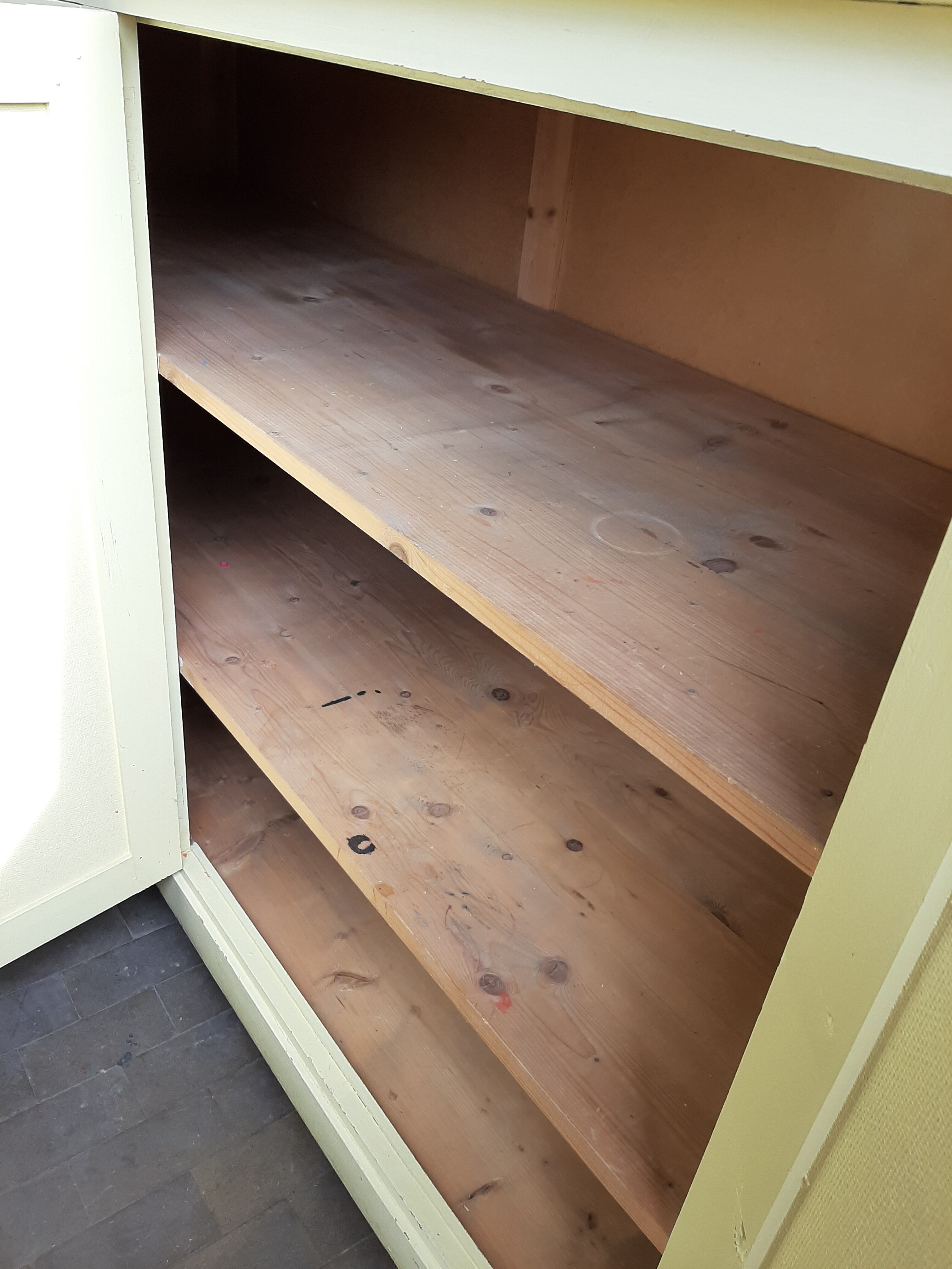 4-door school storage buffet