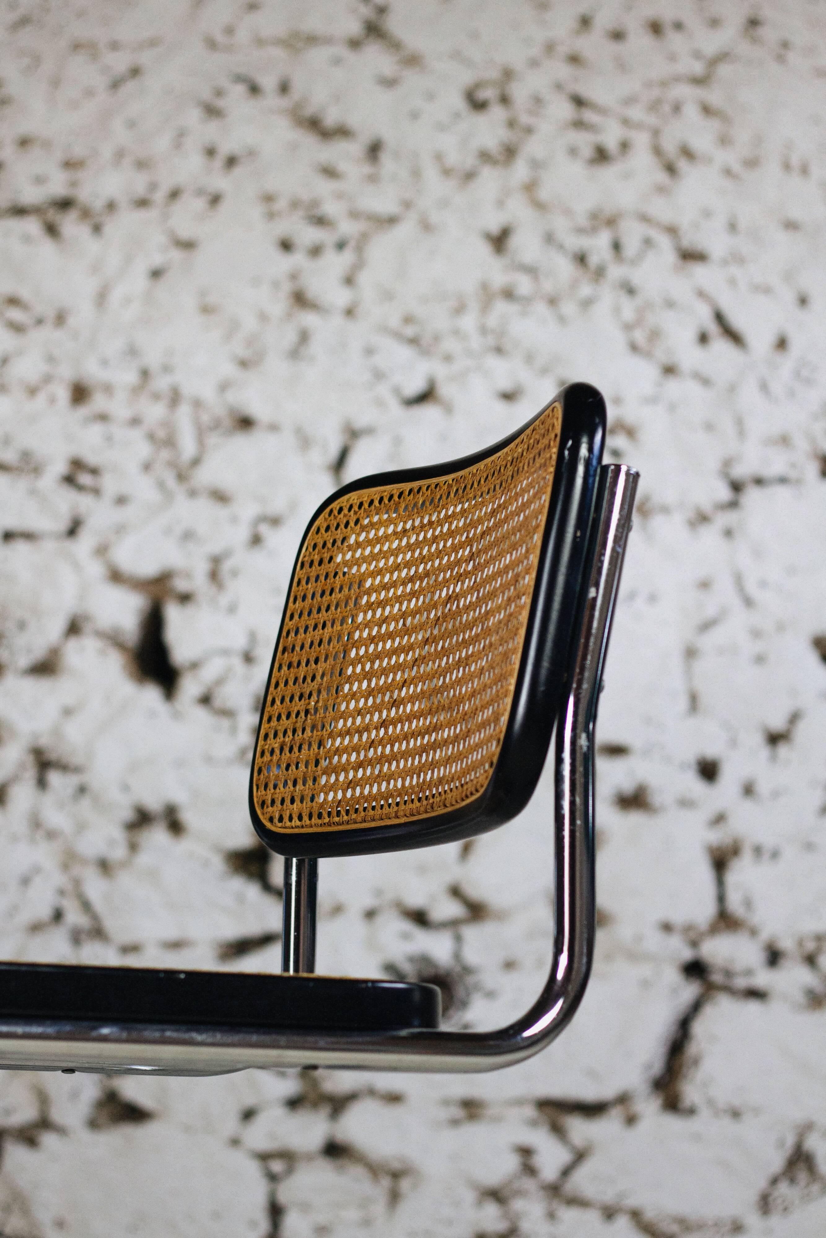 Black b32 chair by Marcel Breuer