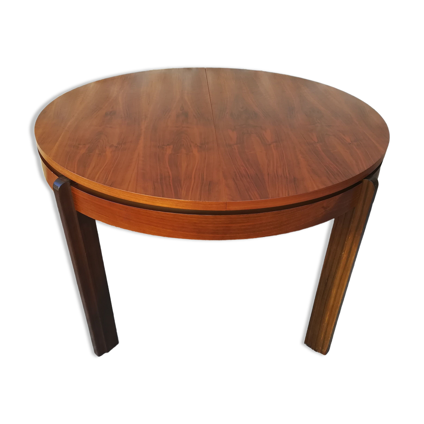 Round table with an extension