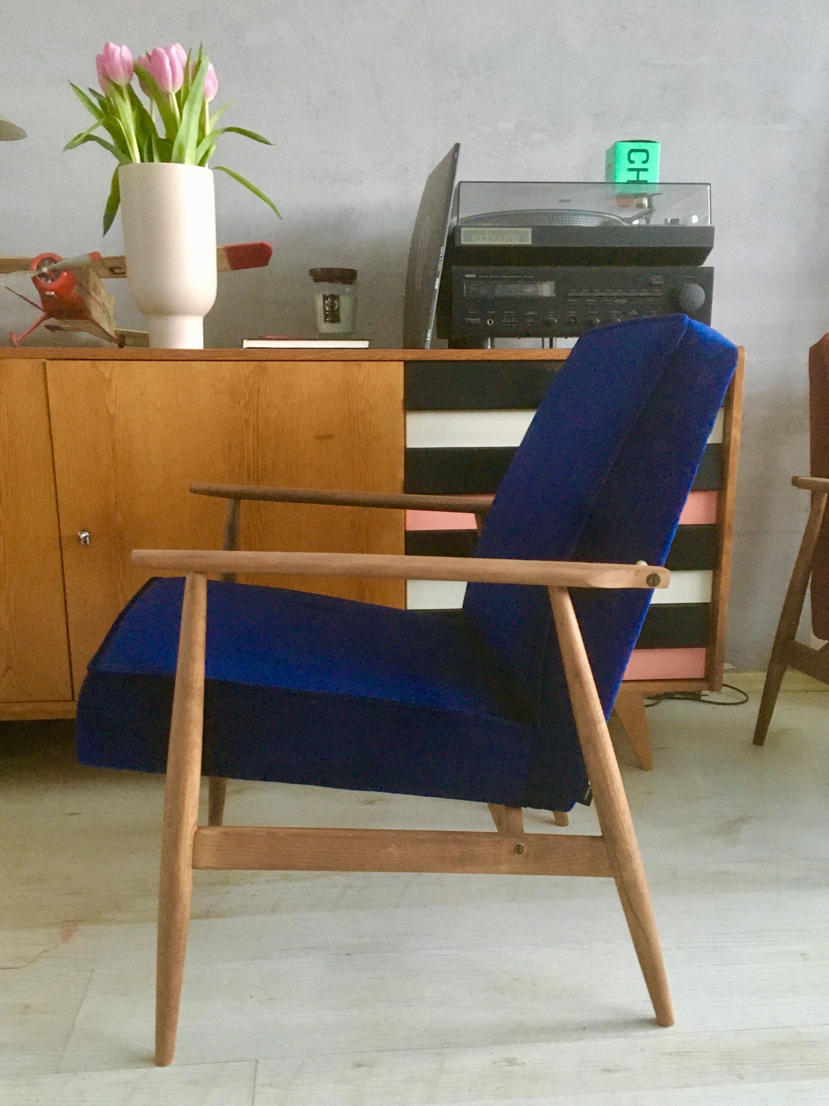 Original vintage polish armchair 300-190 from Mid-century in navy blue velvet