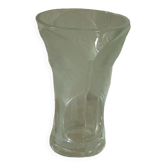Vase en cristal decor papillon