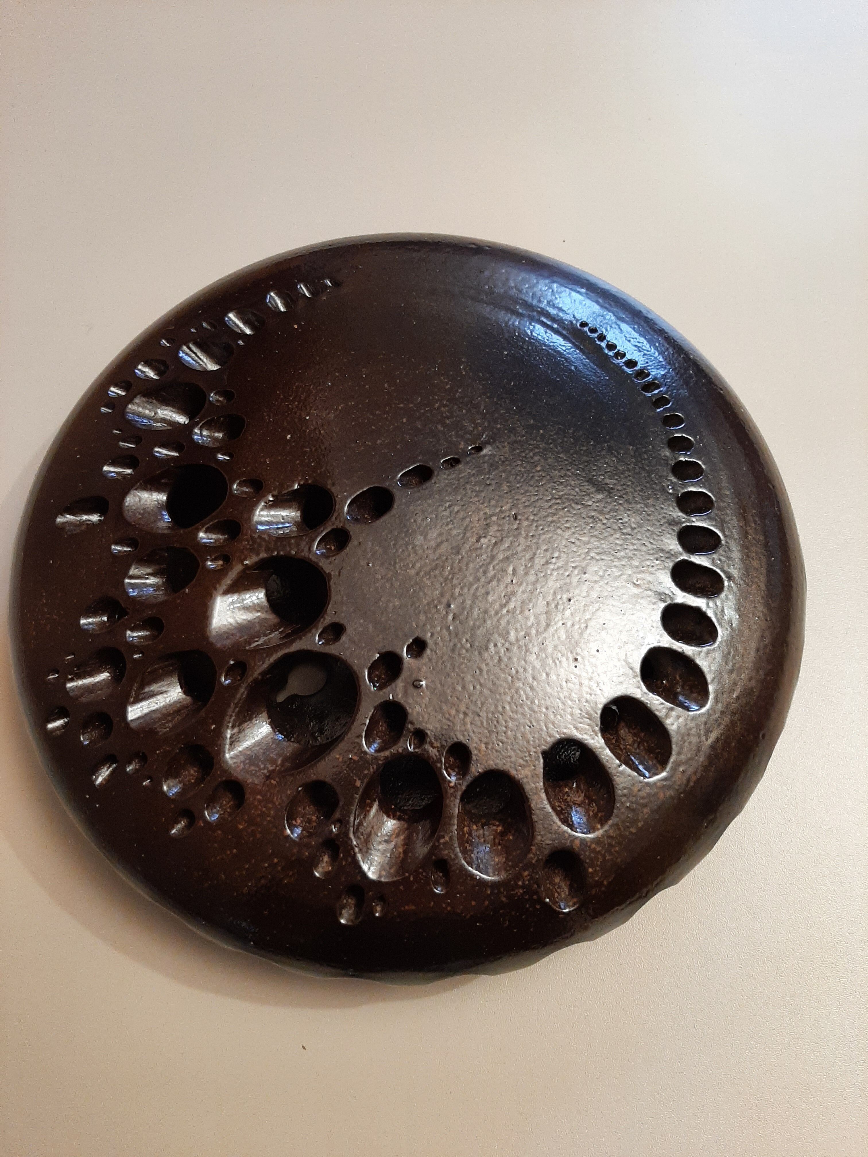 Wall flower pick in Noron Normandy pottery