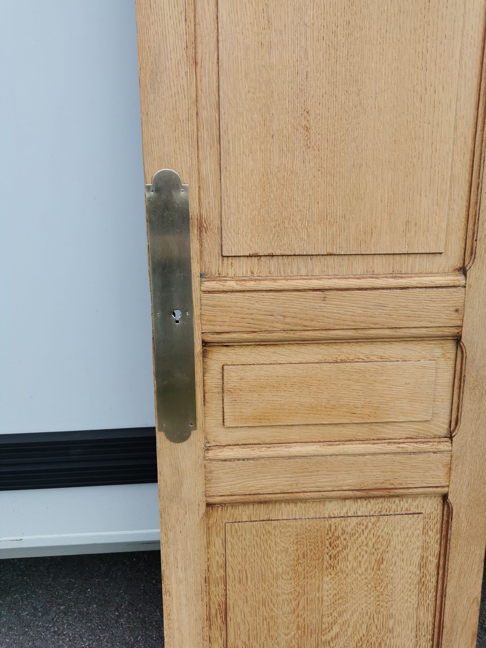 locker room door of the Bank of France year 40