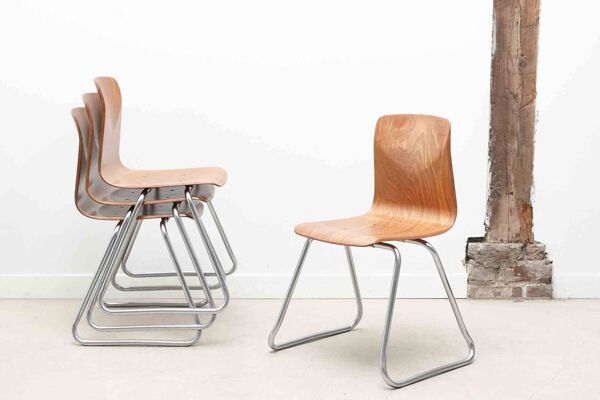 Chaise Flötotto traîneau coque droite chêne et chrome