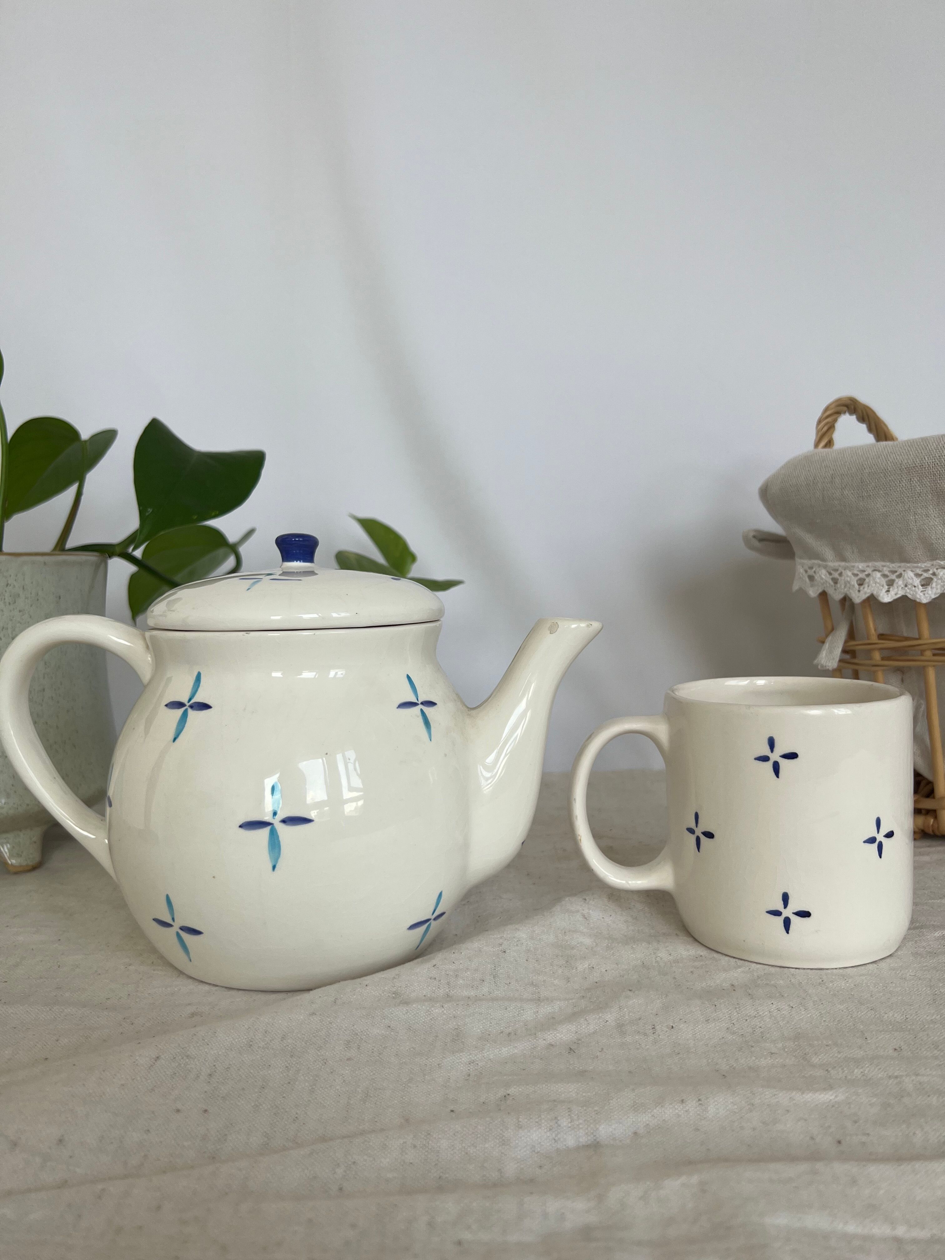 Teapot/coffee maker set with mug slip pattern breakfast hand-painted pieces