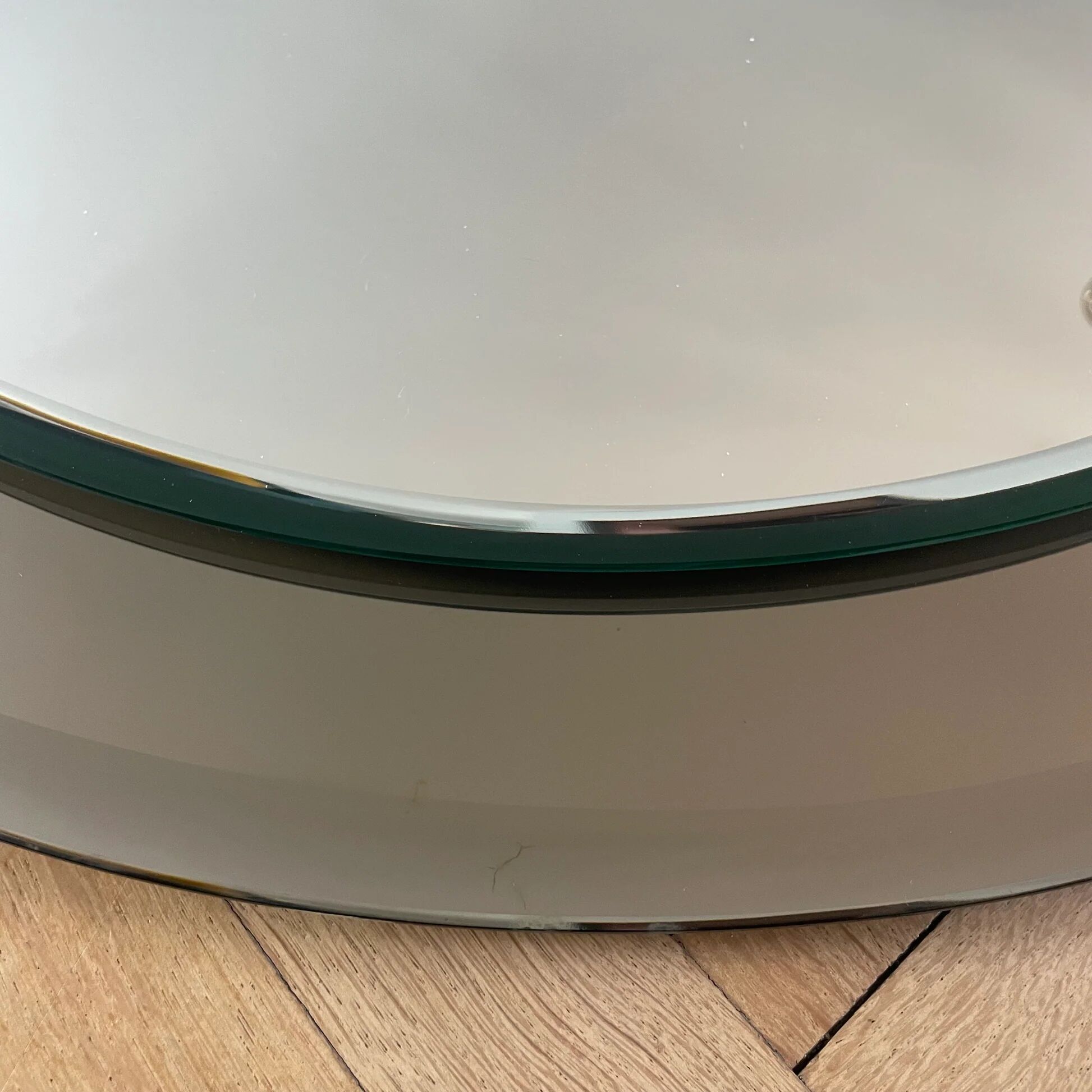 Two-tone round bathroom mirror