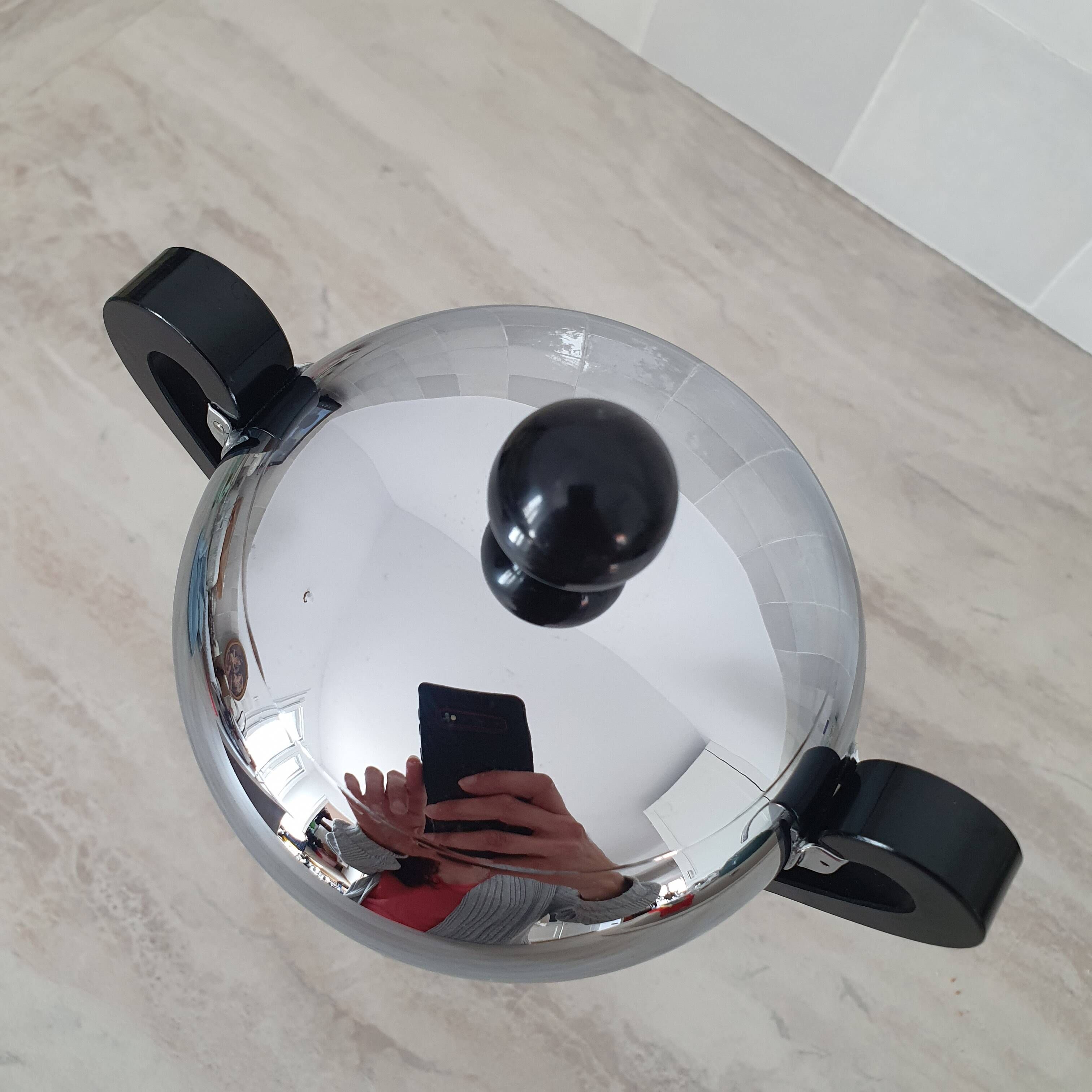 Sucrier collection "Bombé" inox 18/10 et bakélite par Alessi Alfra