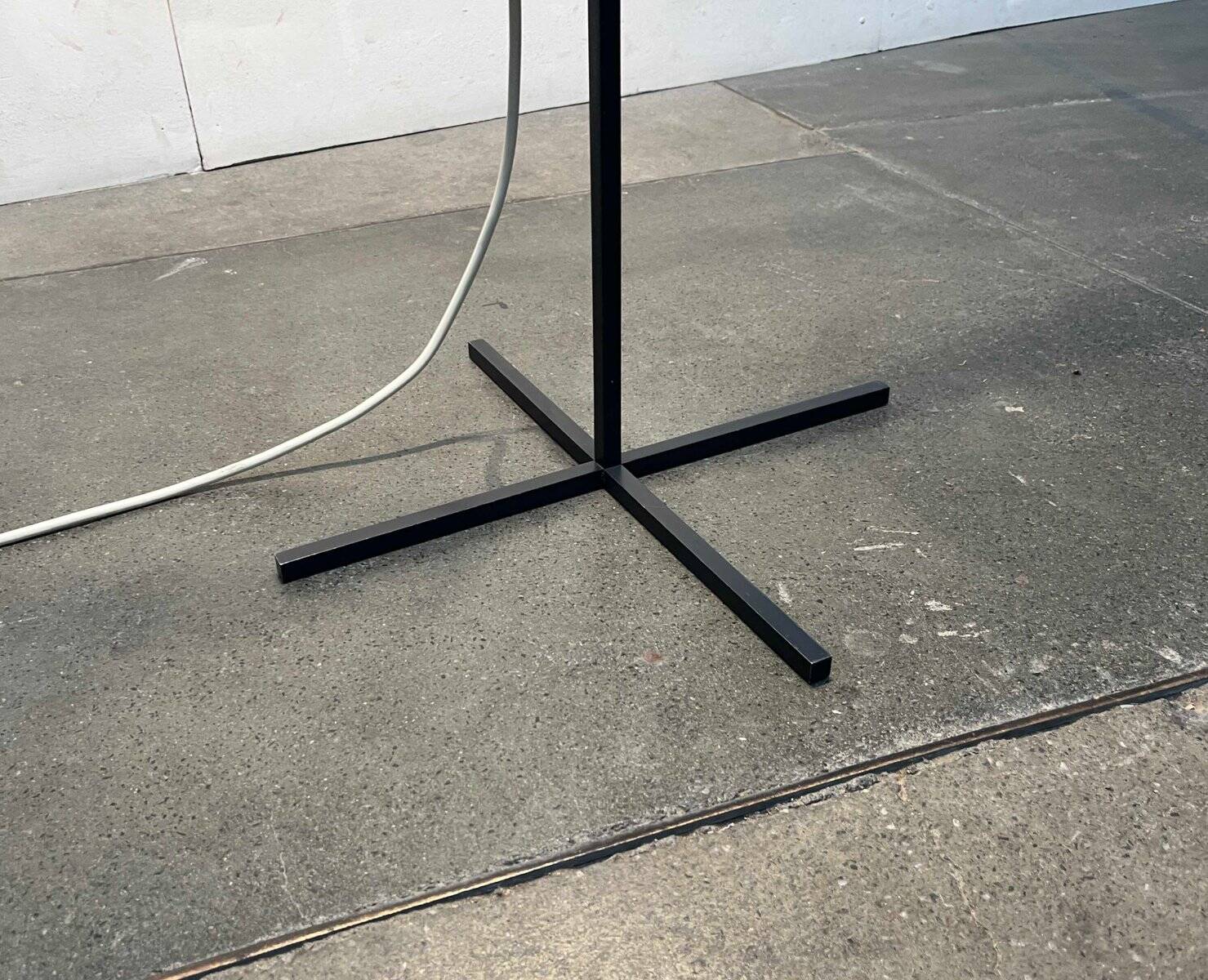 Mid-century minimalist floor lamp by Kaiser Leuchten, 1960s.