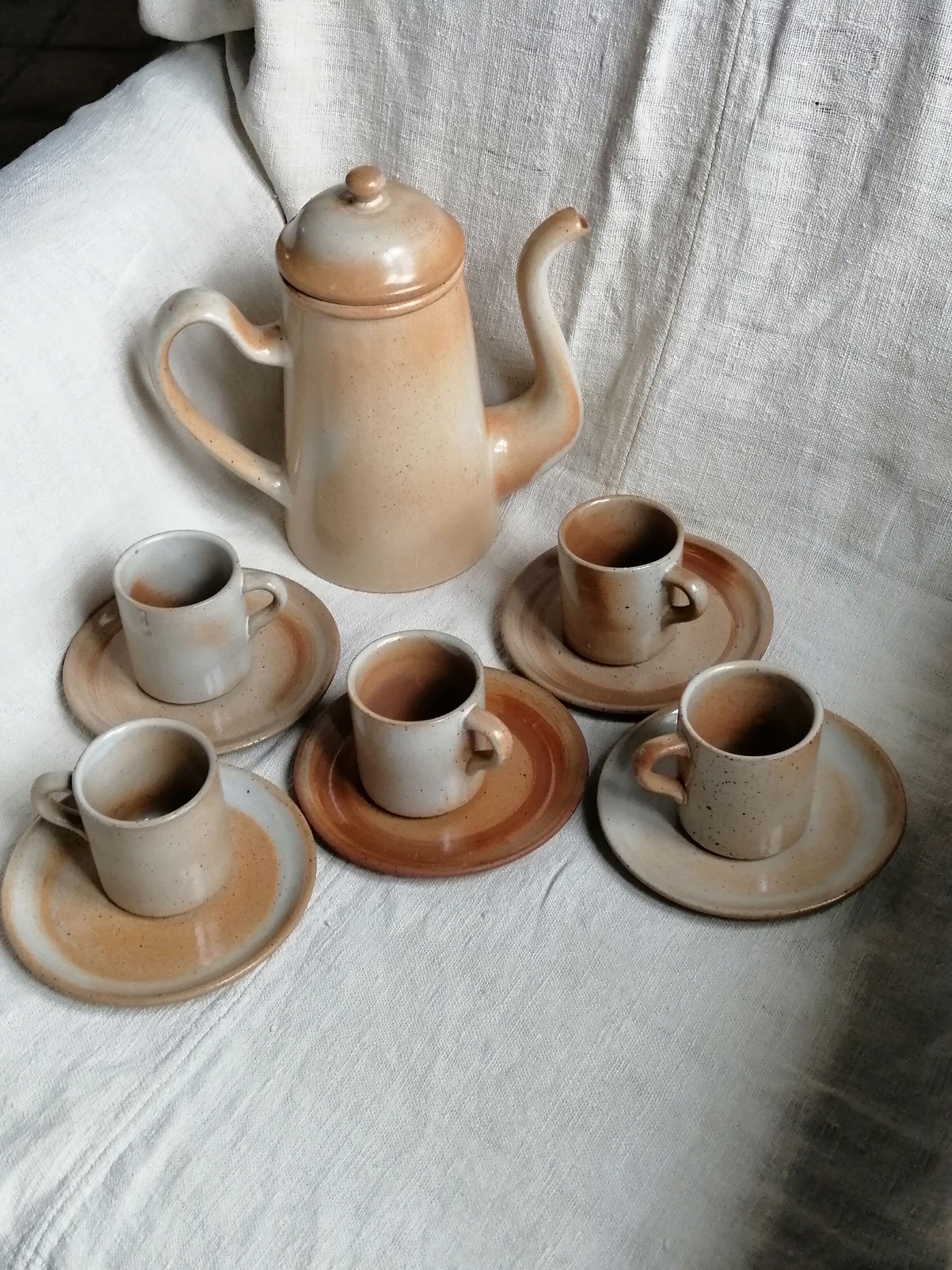 Marais sandstone coffee service