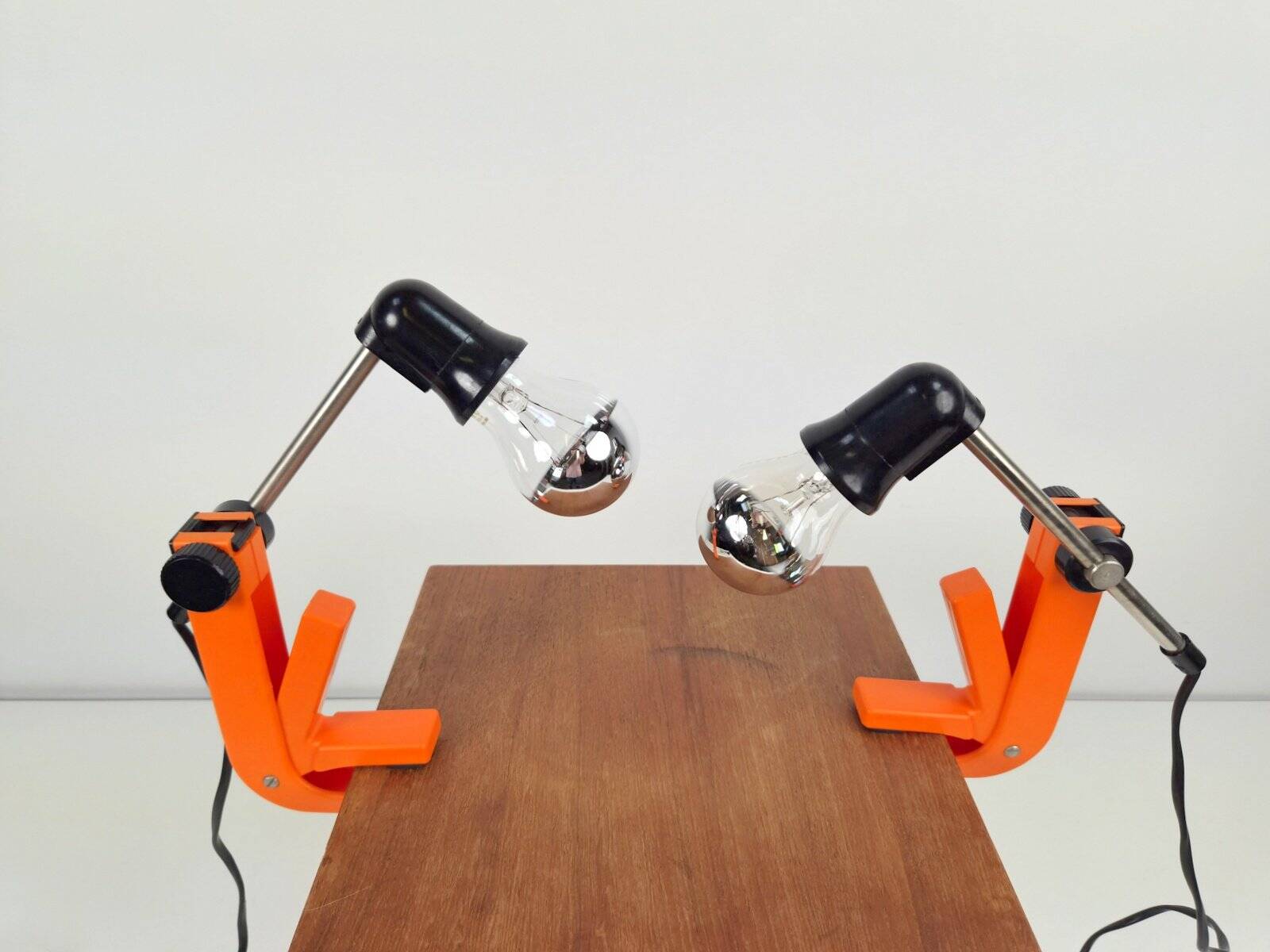 Lampes à pince Revue type 2323, orange, 1970, lot de 2