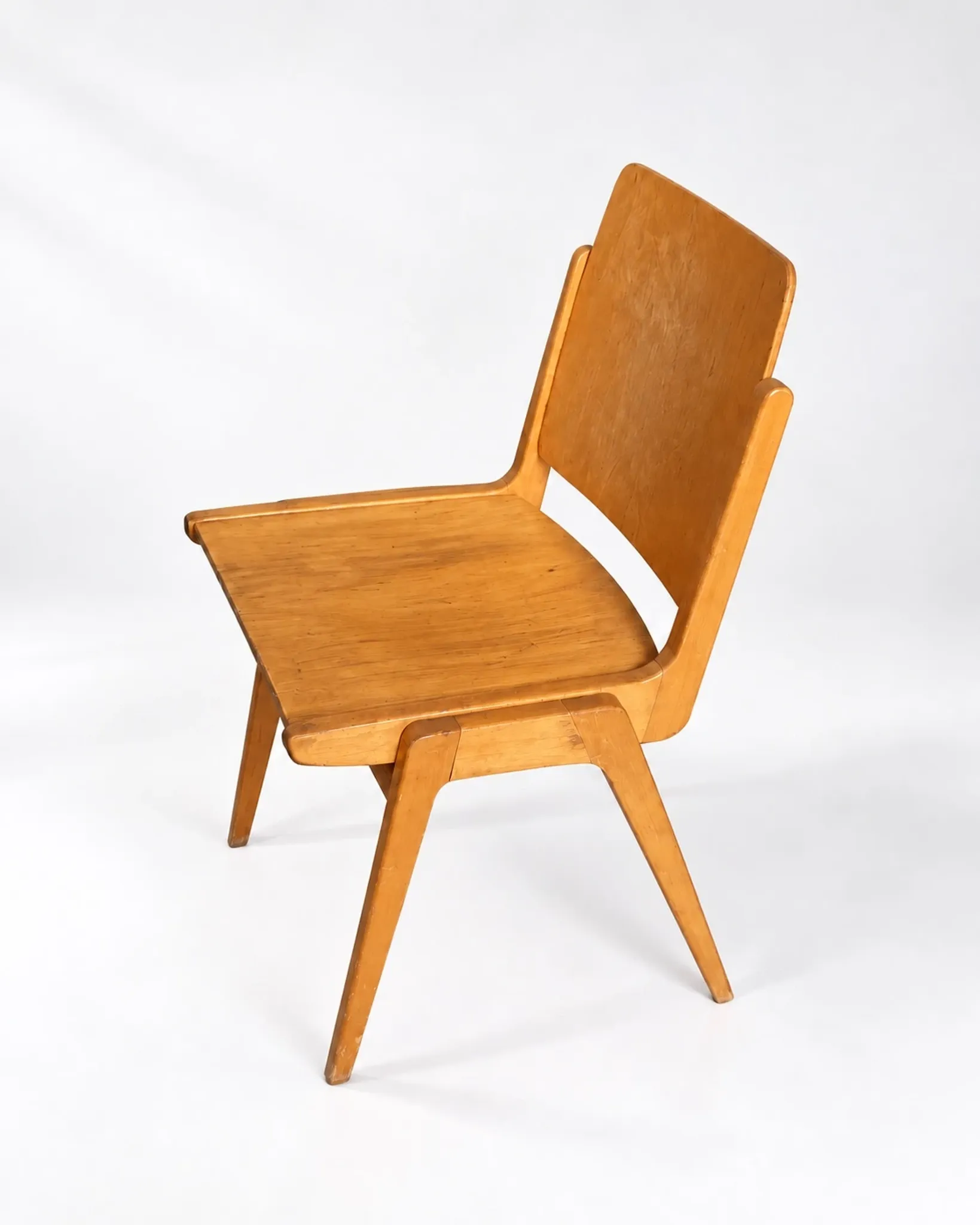 Ensemble de 4 chaises empilables "Austro" par Franz Schuster