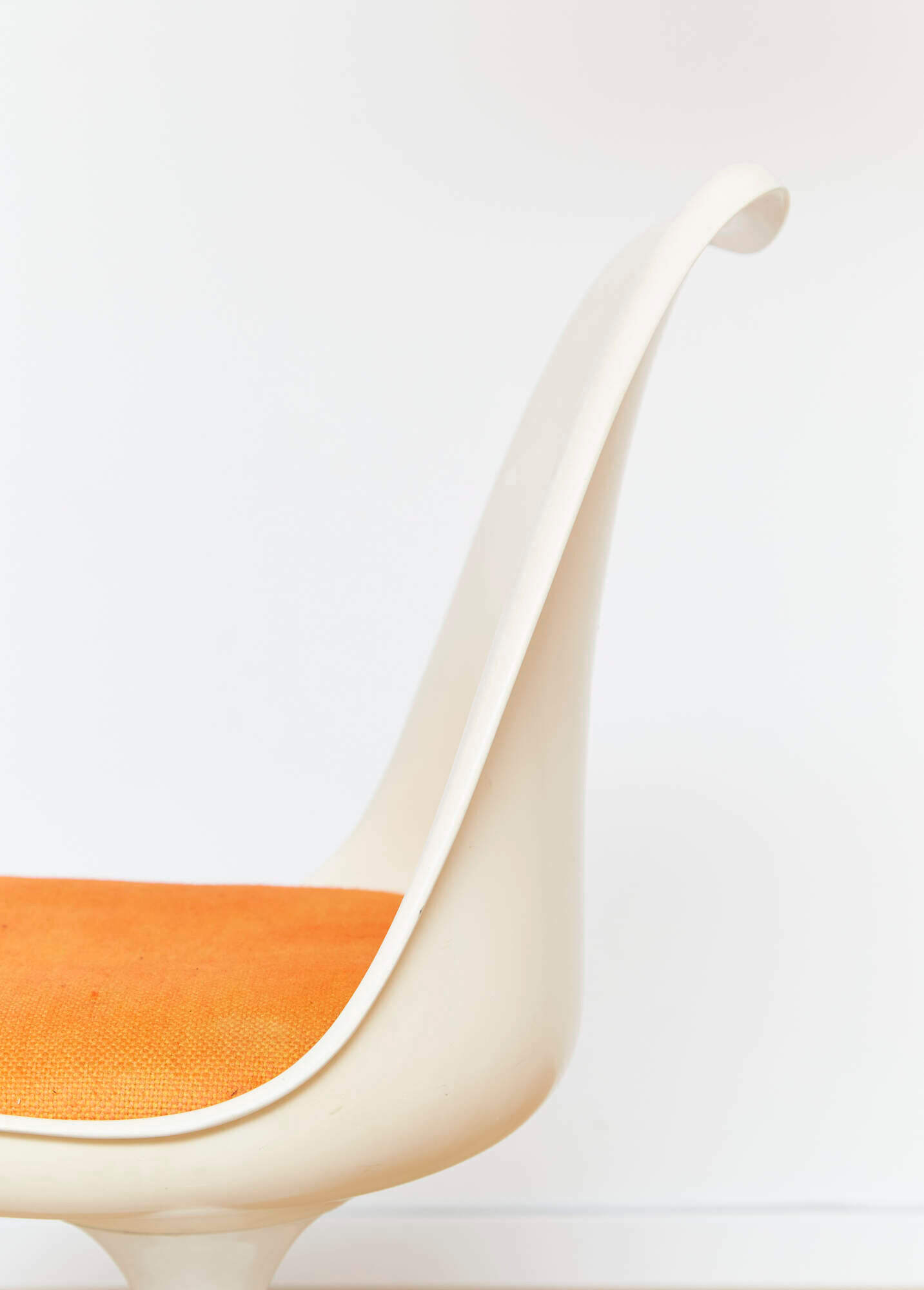 Pair of Eero Saarinen Tulip Chair for Knoll International