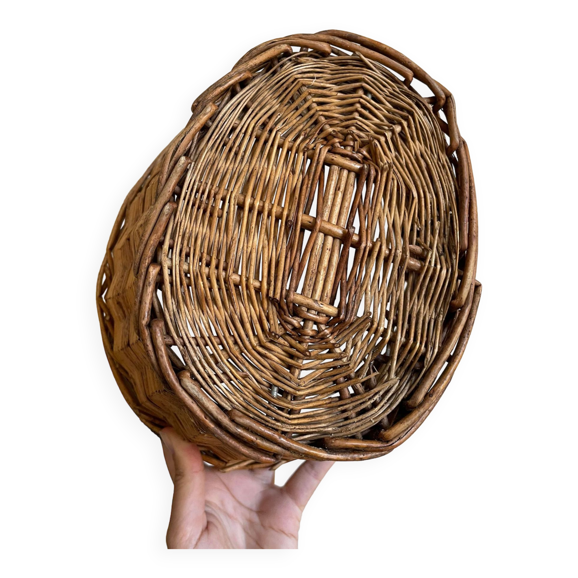 Small wicker basket