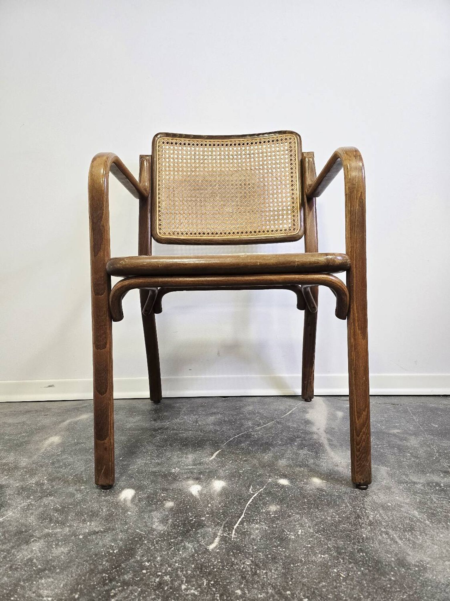 Fauteuil en bois cintré des années 60