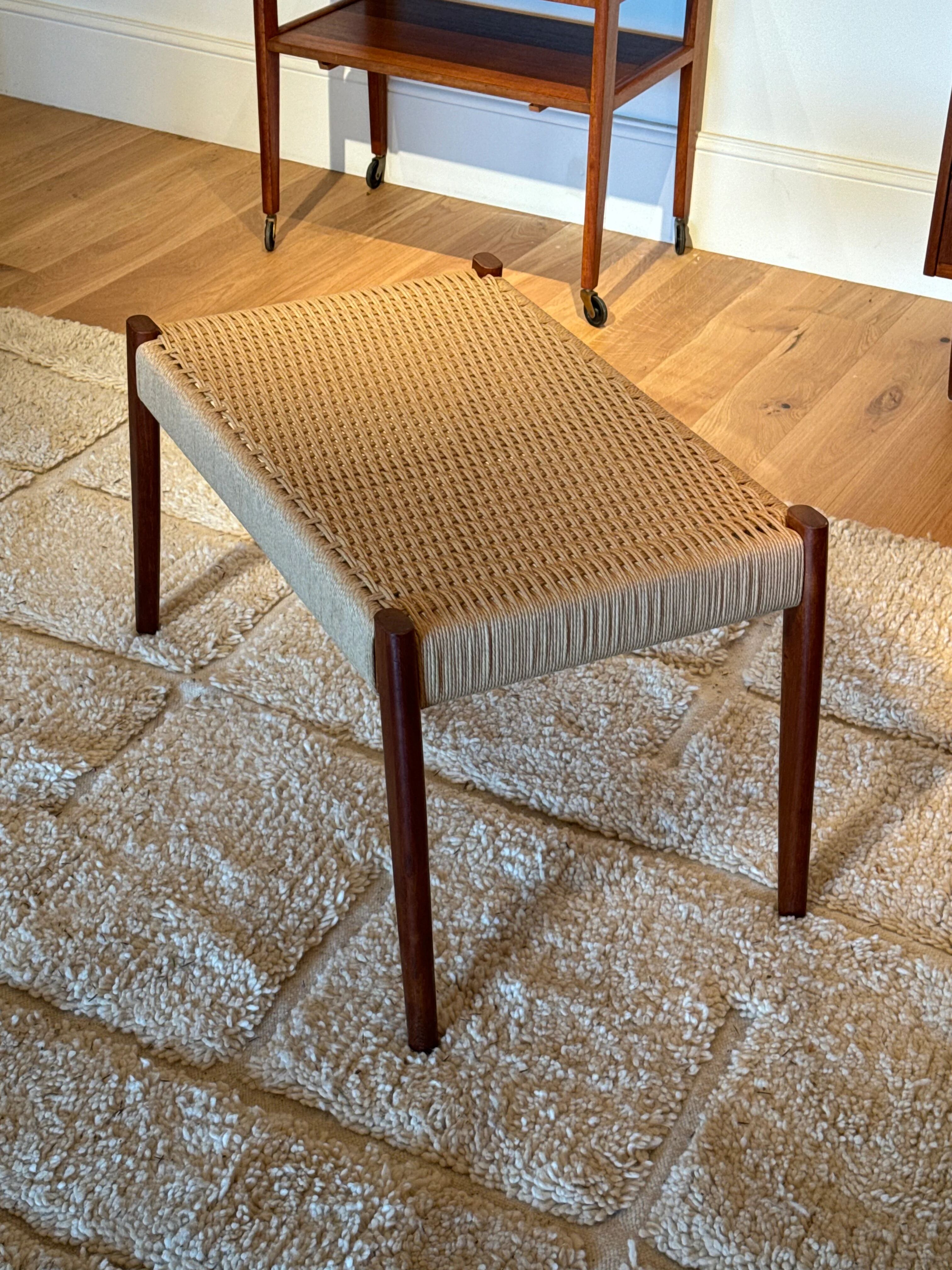 Vintage Scandinavian entrance bench "Aksel"