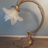 Ancienne lampe design de bureau table en fonte fleur en verre blanc