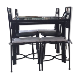 Table à manger et 4 - chaises