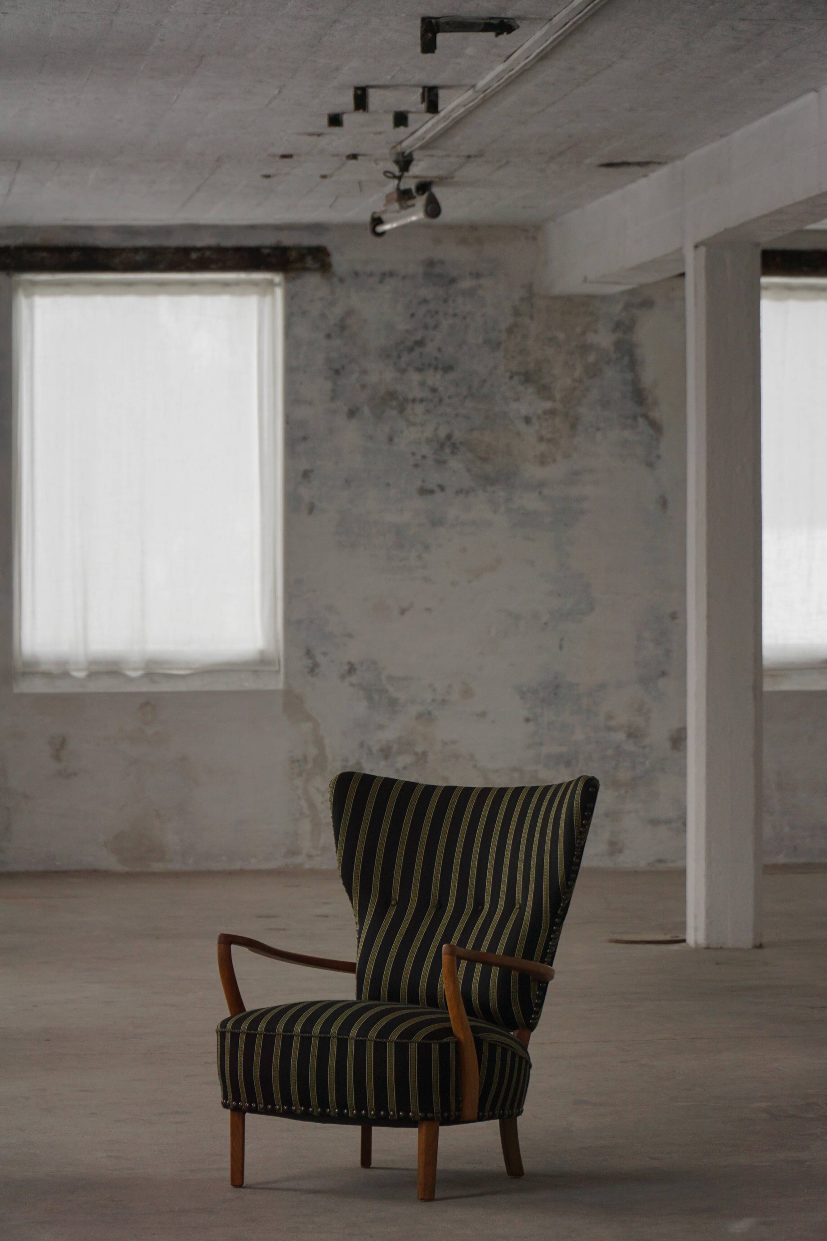 Danish mid-century chaise longue with a convertible backrest in oak, Viggo Boesen, 1950s.