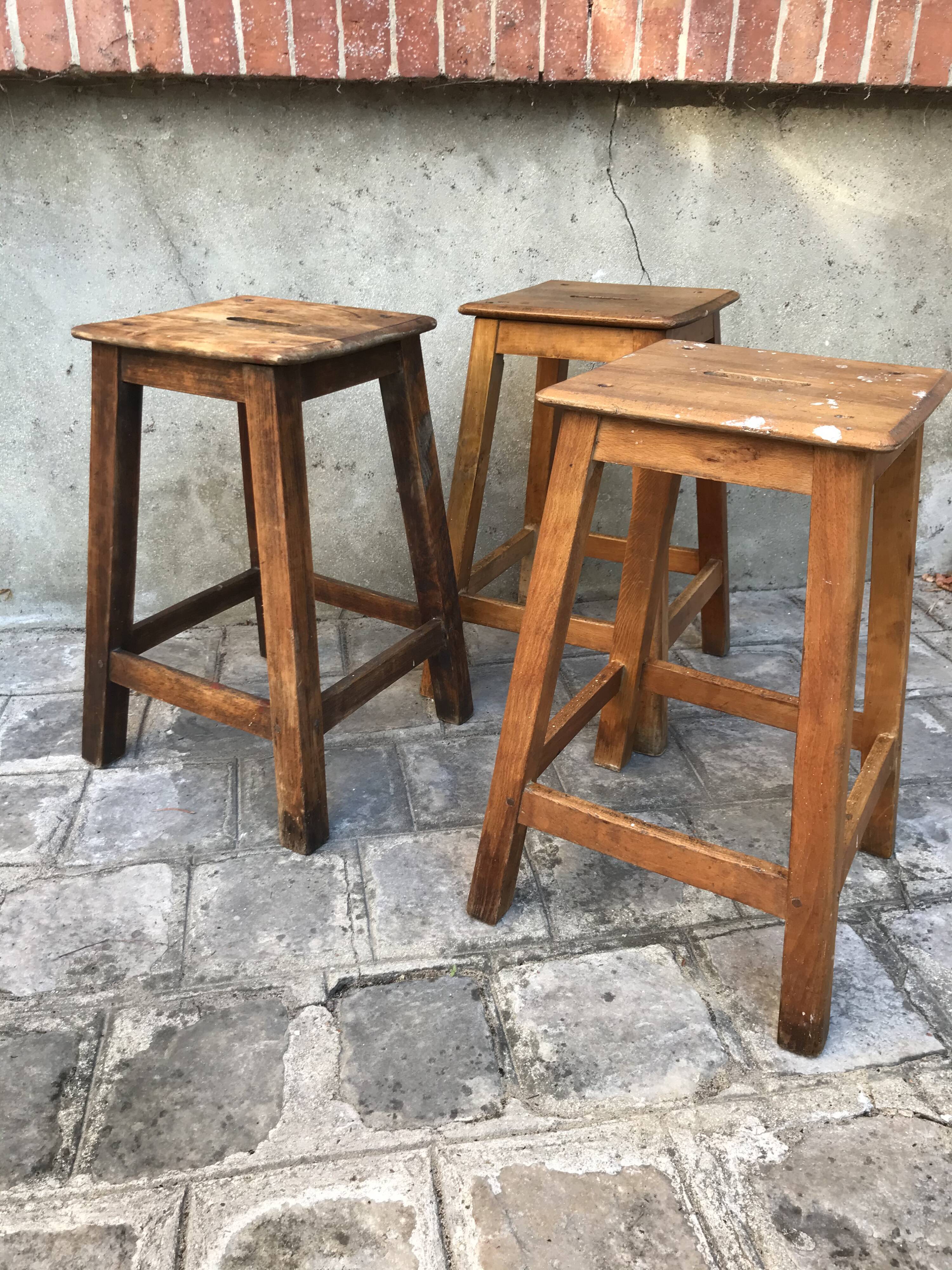 Tabouret en bois à poignée 1950