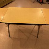 Table en formica jaune, années 1960