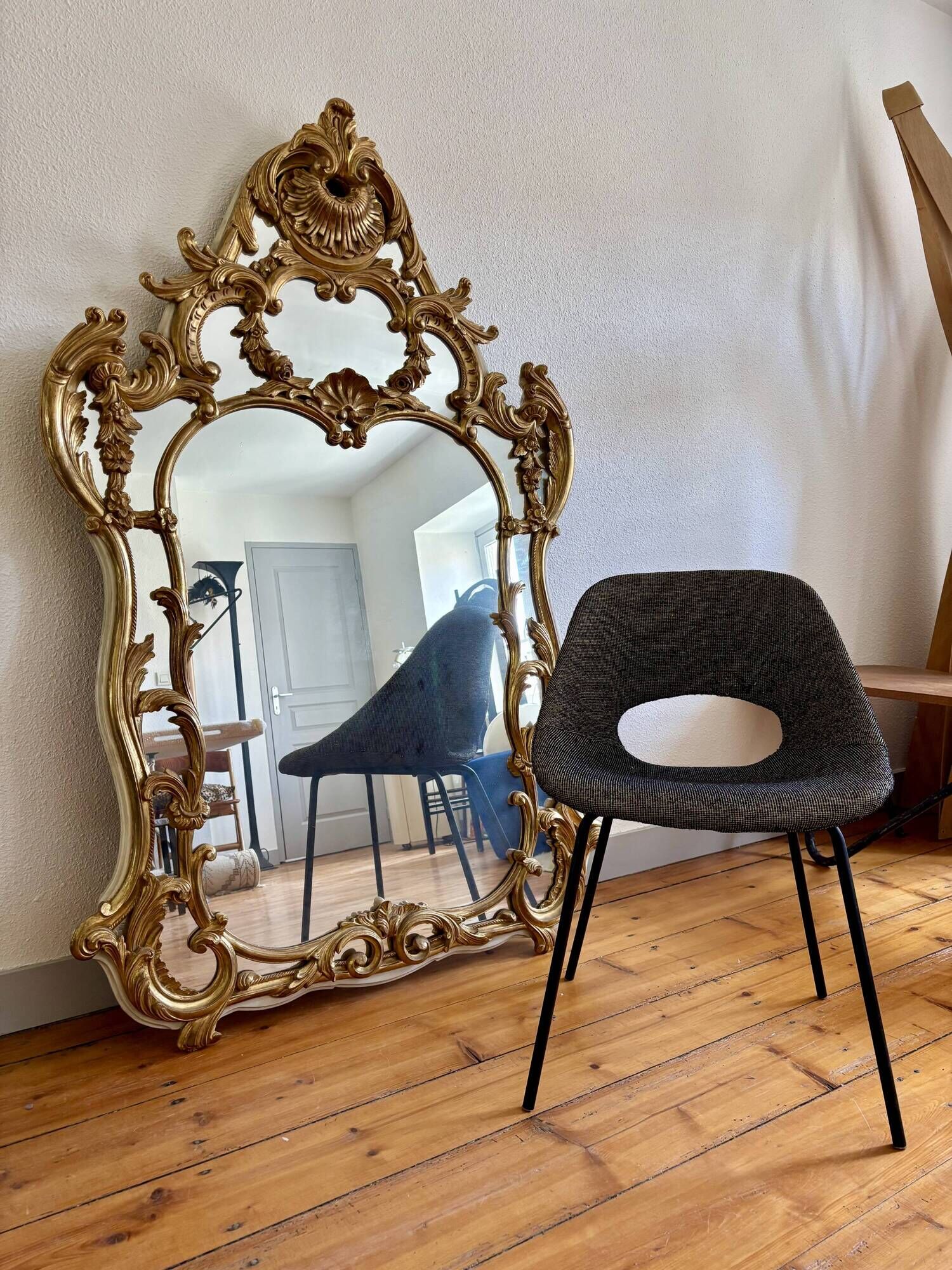Large gold mirror in Louis XV style
