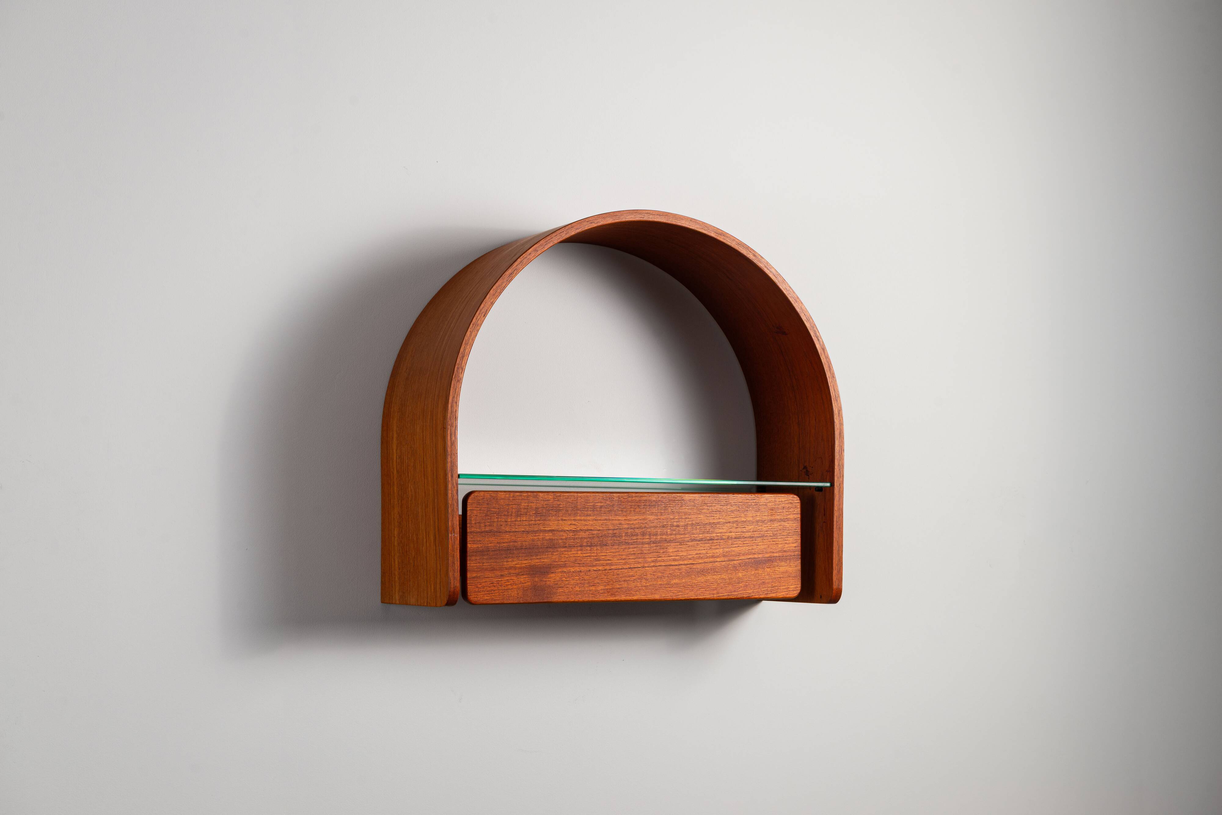 Domus wall console with lighting and glass