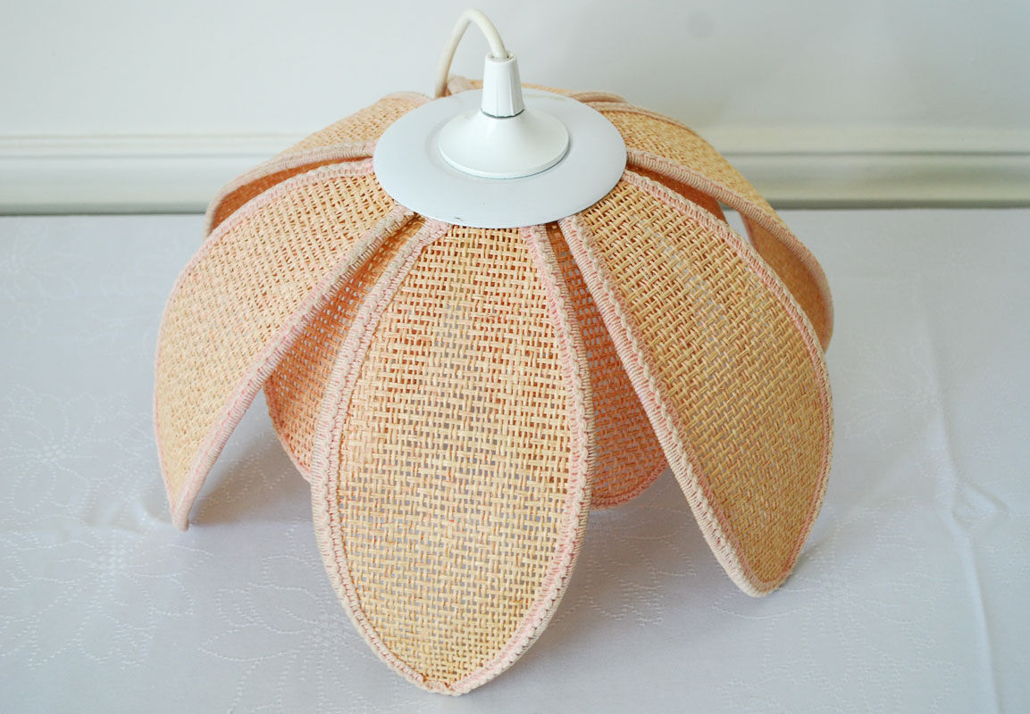 Flower rattan pendant light