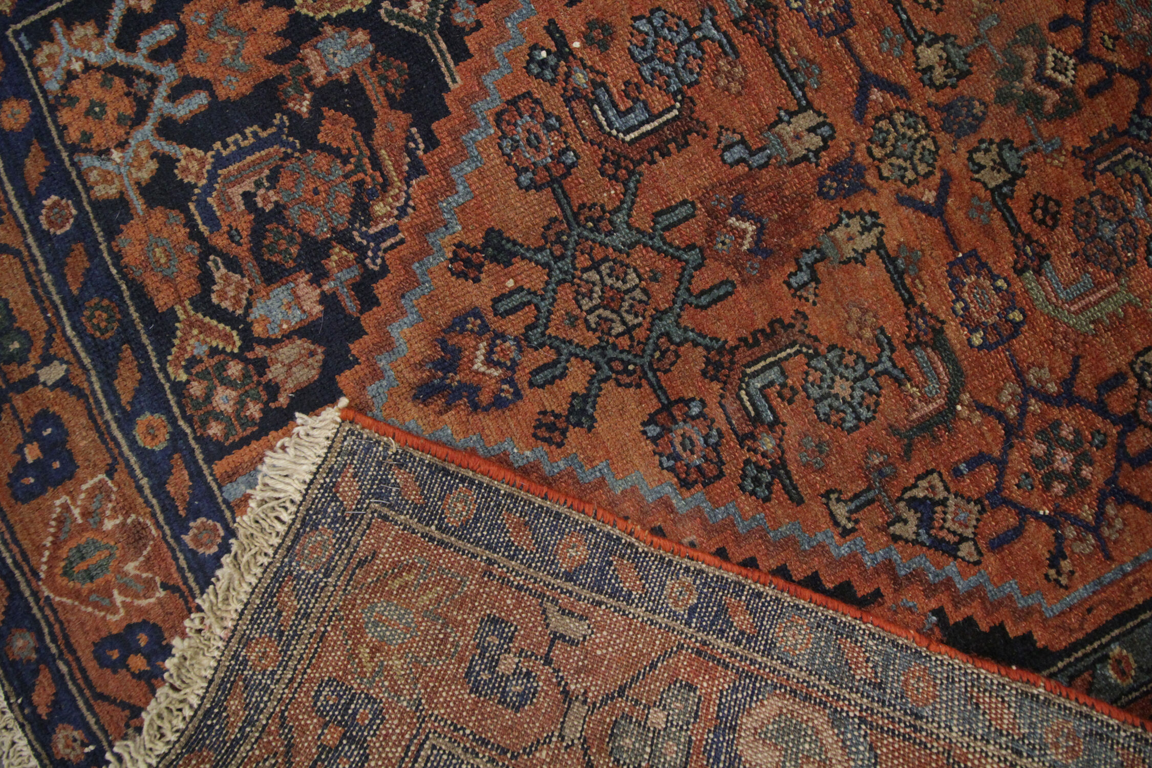 Handmade Wool Antique Persian Heriz Rug- 112x183cm