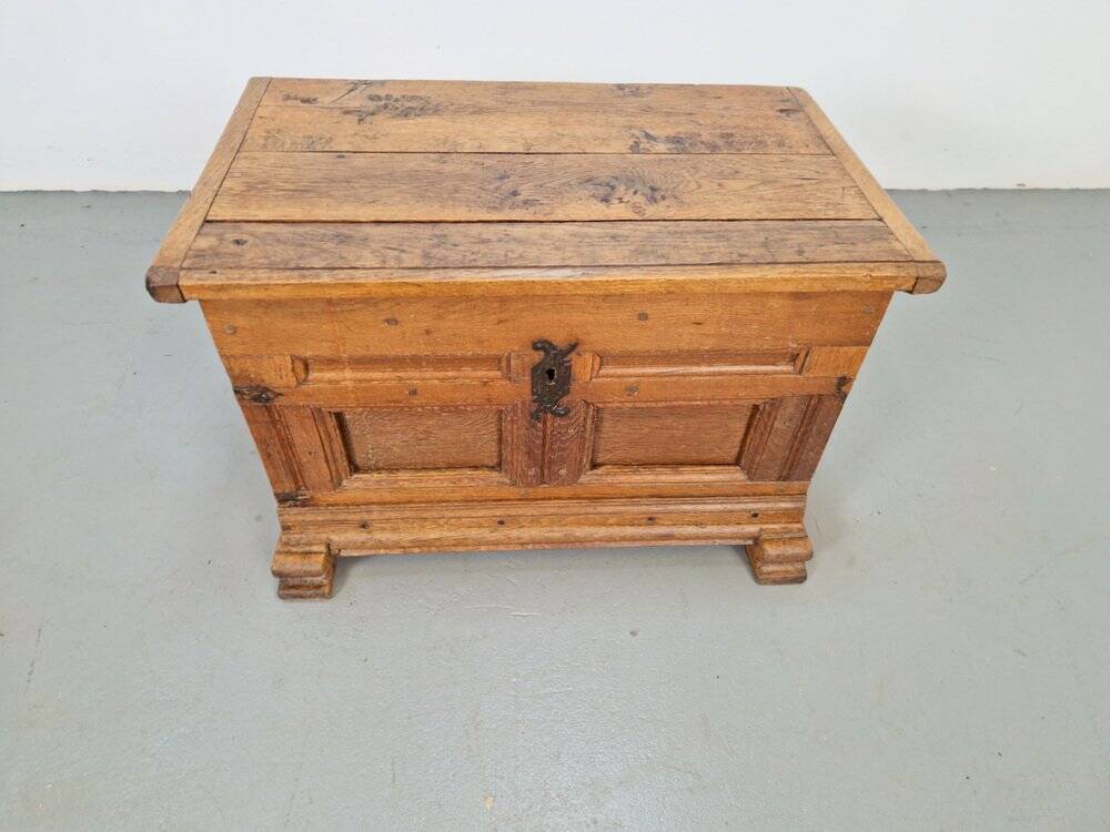 Antique Brutalist Chest in Oak, 1800
