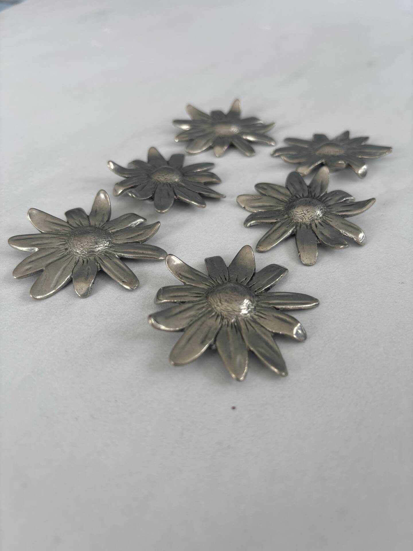 Set of 6 vintage silver-plated knife rests • Daisy flowers