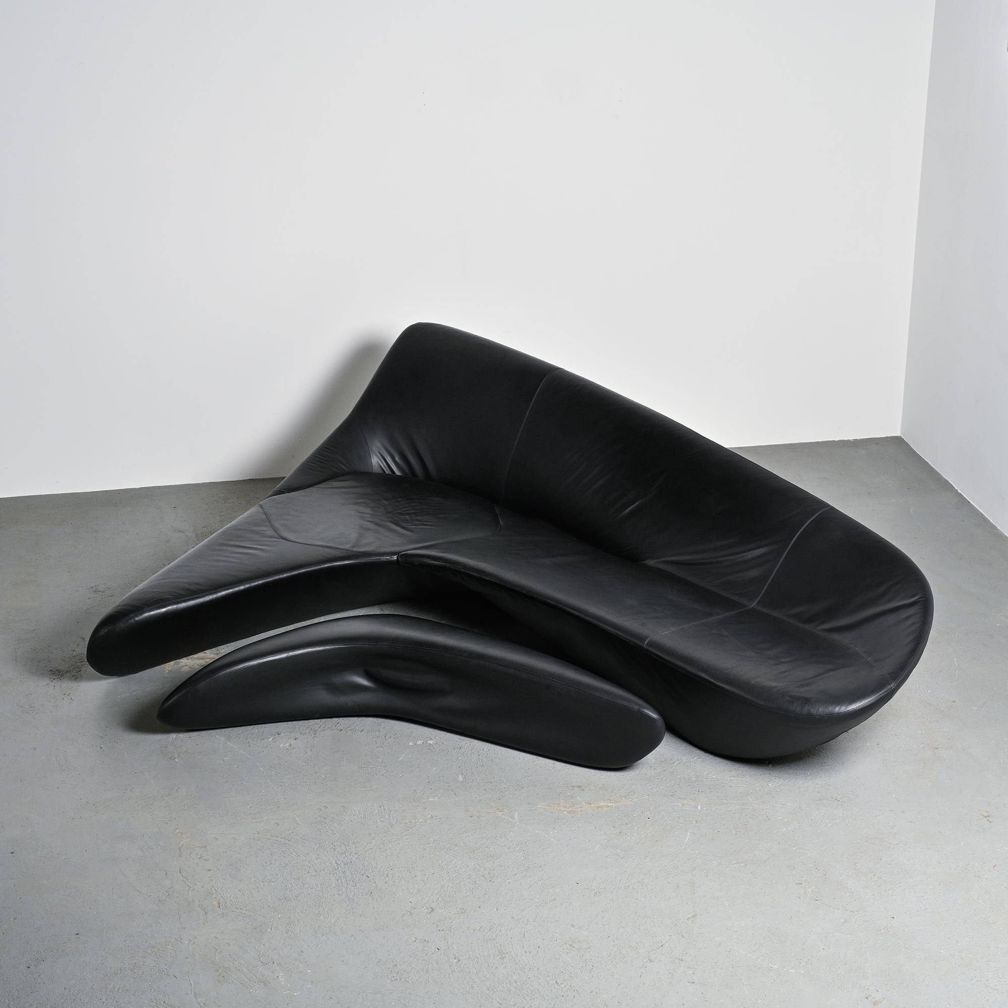 "Moon System" canapé in black leather, Zaha Hadid for B&B Italia, 2007